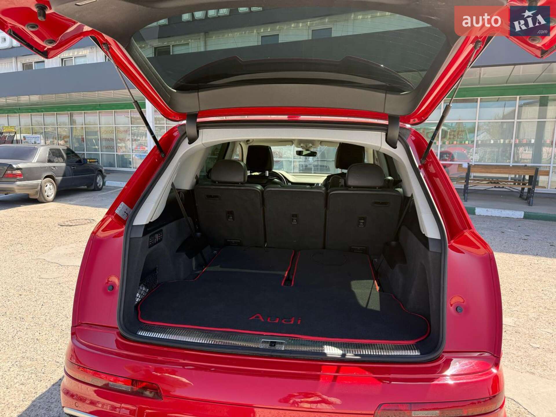 Audi SQ7 2017 VIN WAUZZZ4M6JD007928 фото оголошення 13 з 32