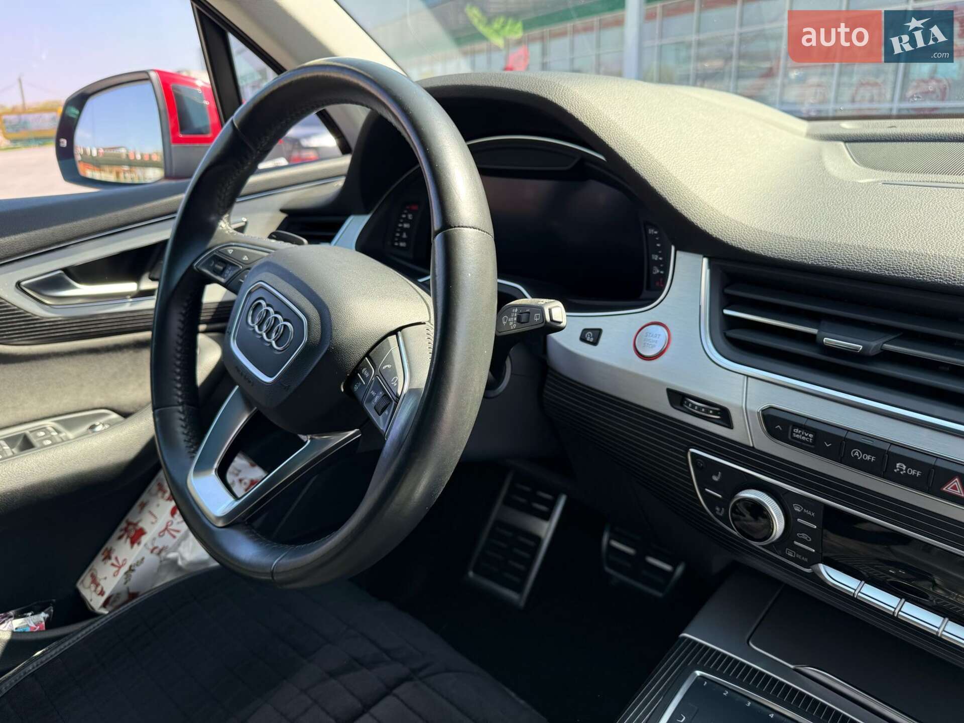 Audi SQ7 2017 VIN WAUZZZ4M6JD007928 фото оголошення 16 з 32