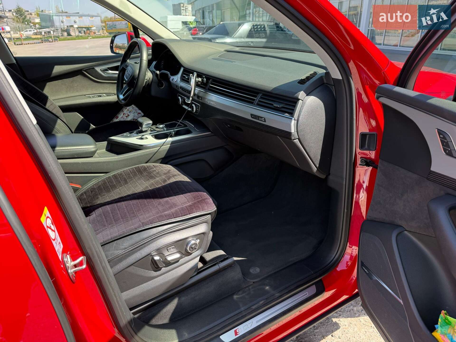 Audi SQ7 2017 VIN WAUZZZ4M6JD007928 фото оголошення 26 з 32
