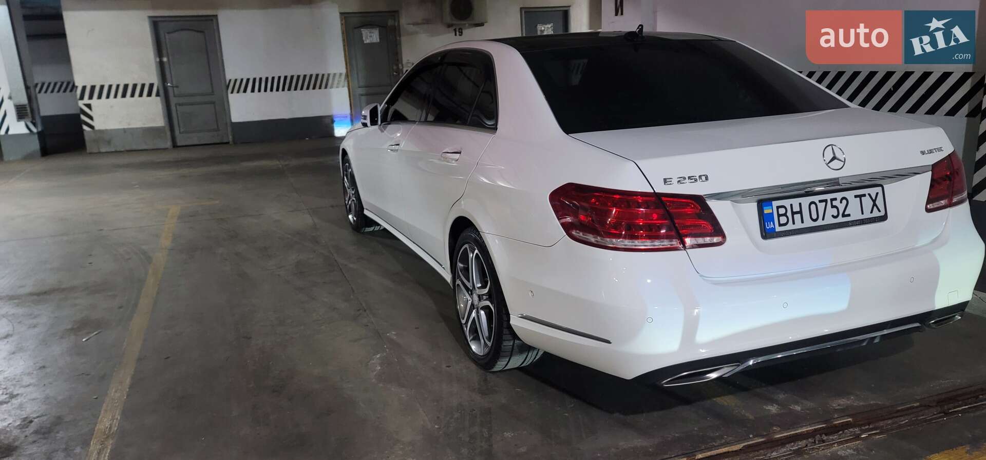 Mercedes-Benz E-Class 2015 VIN WDDHF9HB9GB316352 фото оголошення 2 з 38
