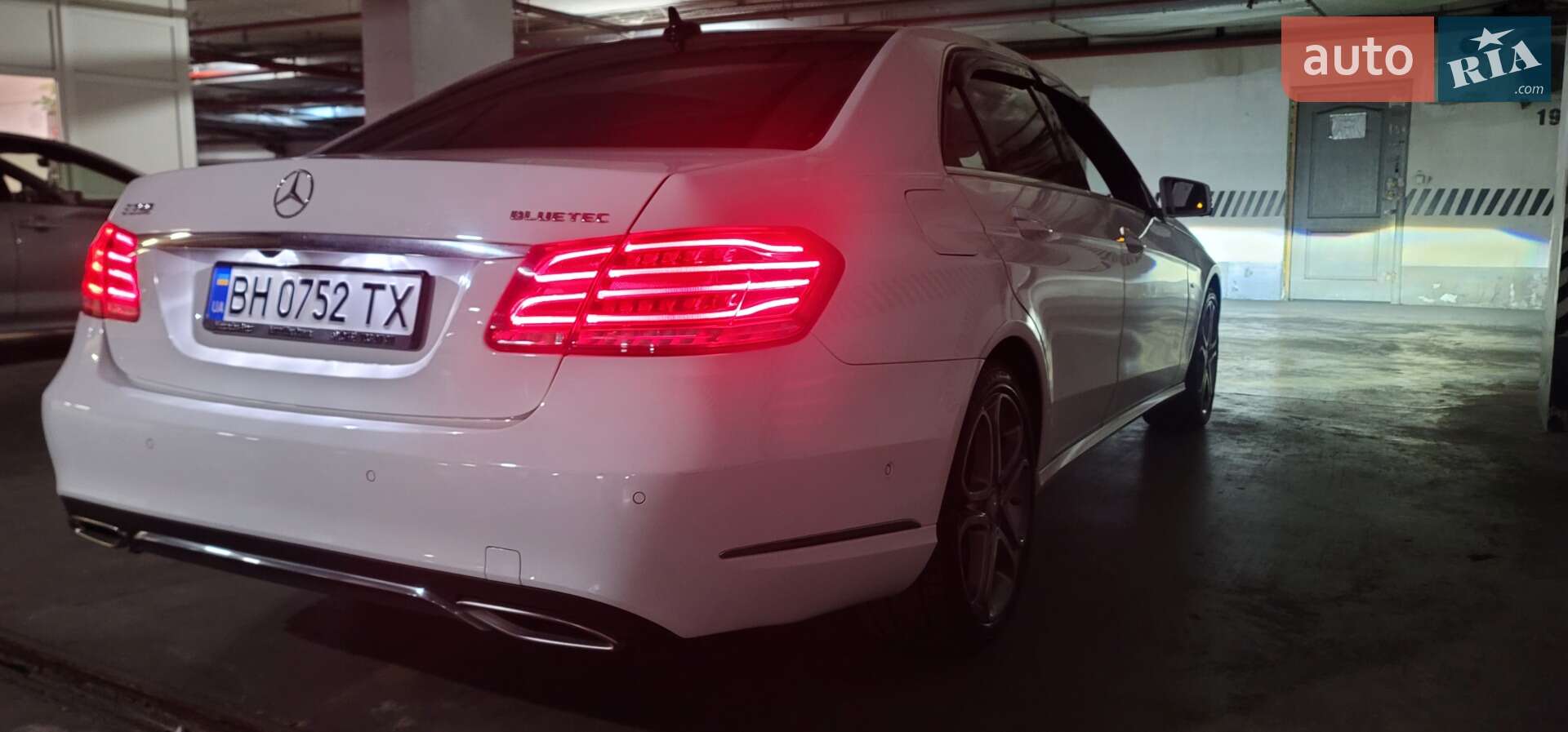 Mercedes-Benz E-Class 2015 VIN WDDHF9HB9GB316352 фото оголошення 6 з 38