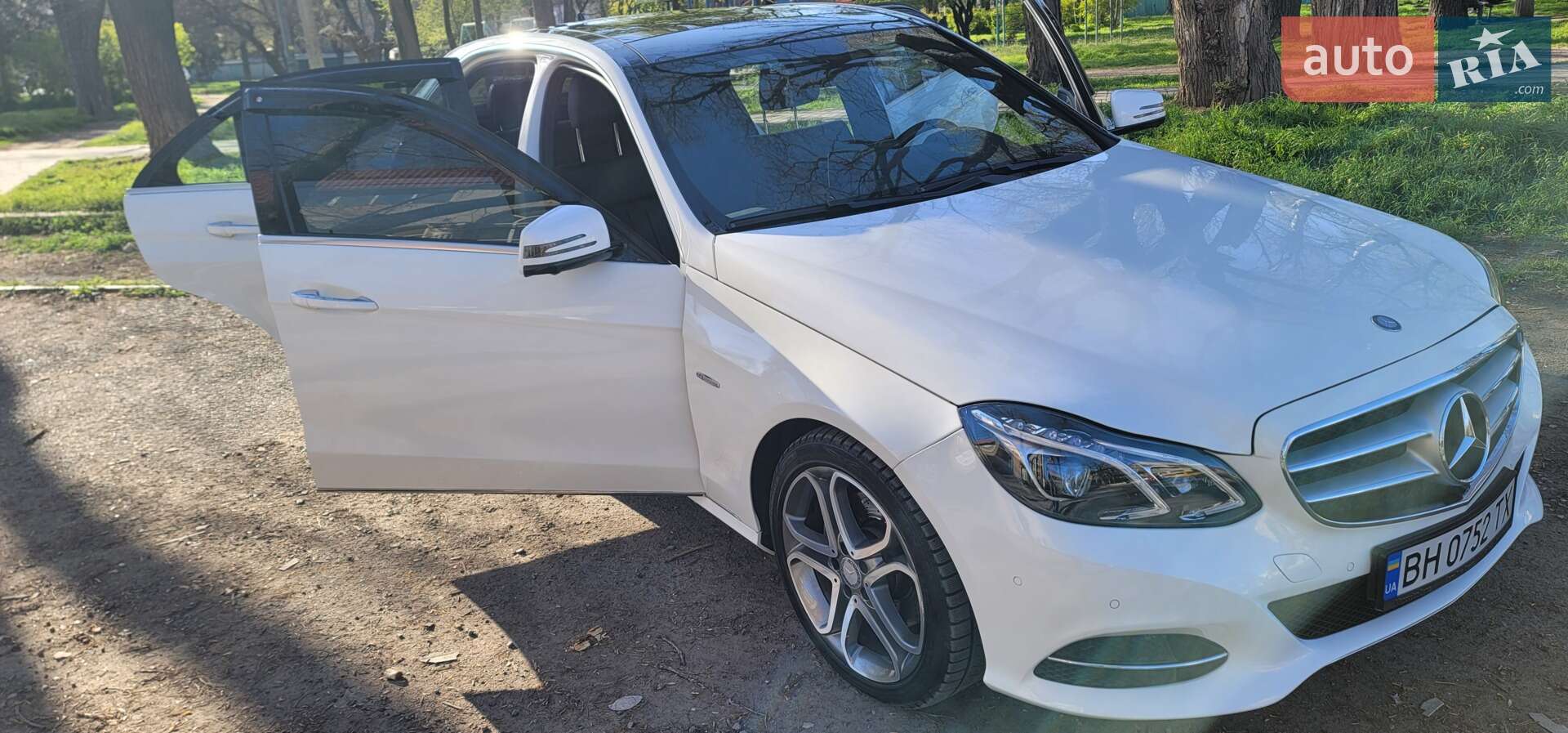Mercedes-Benz E-Class 2015 VIN WDDHF9HB9GB316352 фото оголошення 11 з 38