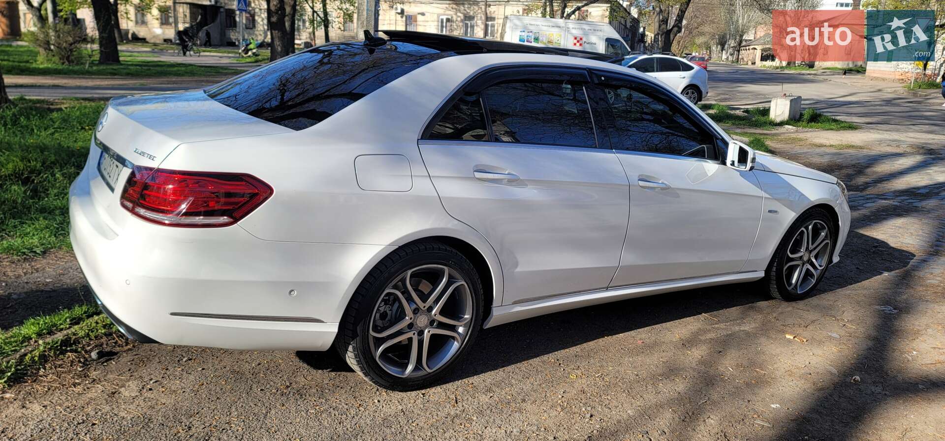 Mercedes-Benz E-Class 2015 VIN WDDHF9HB9GB316352 фото оголошення 15 з 38