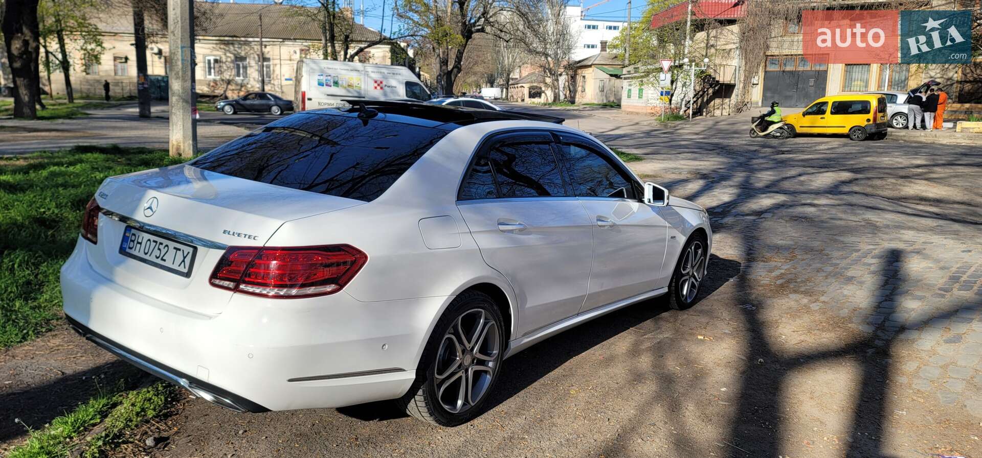 Mercedes-Benz E-Class 2015 VIN WDDHF9HB9GB316352 фото оголошення 16 з 38