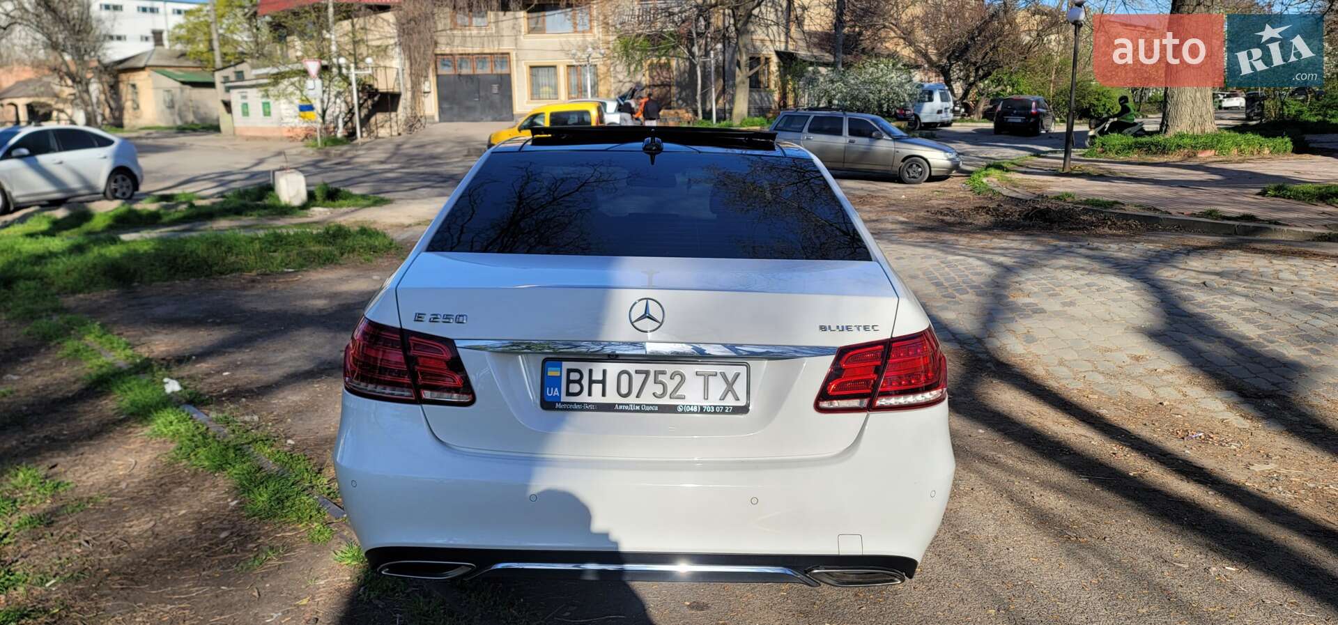 Mercedes-Benz E-Class 2015 VIN WDDHF9HB9GB316352 фото оголошення 17 з 38