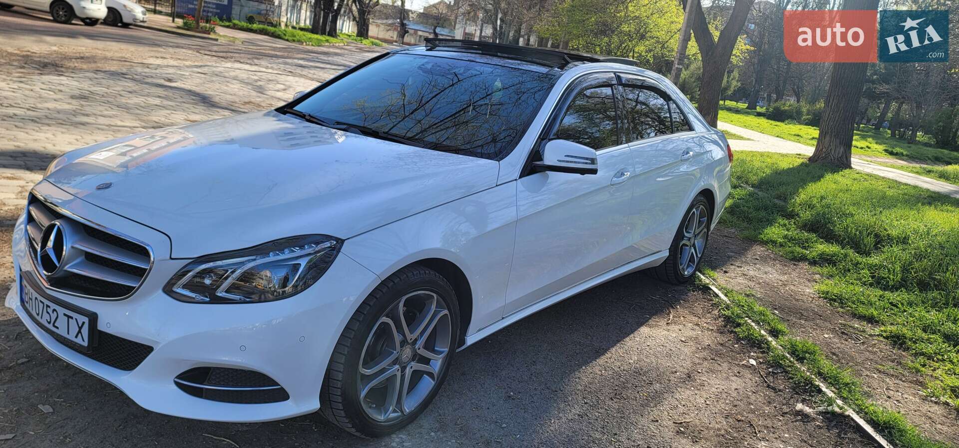 Mercedes-Benz E-Class 2015 VIN WDDHF9HB9GB316352 фото оголошення 18 з 38