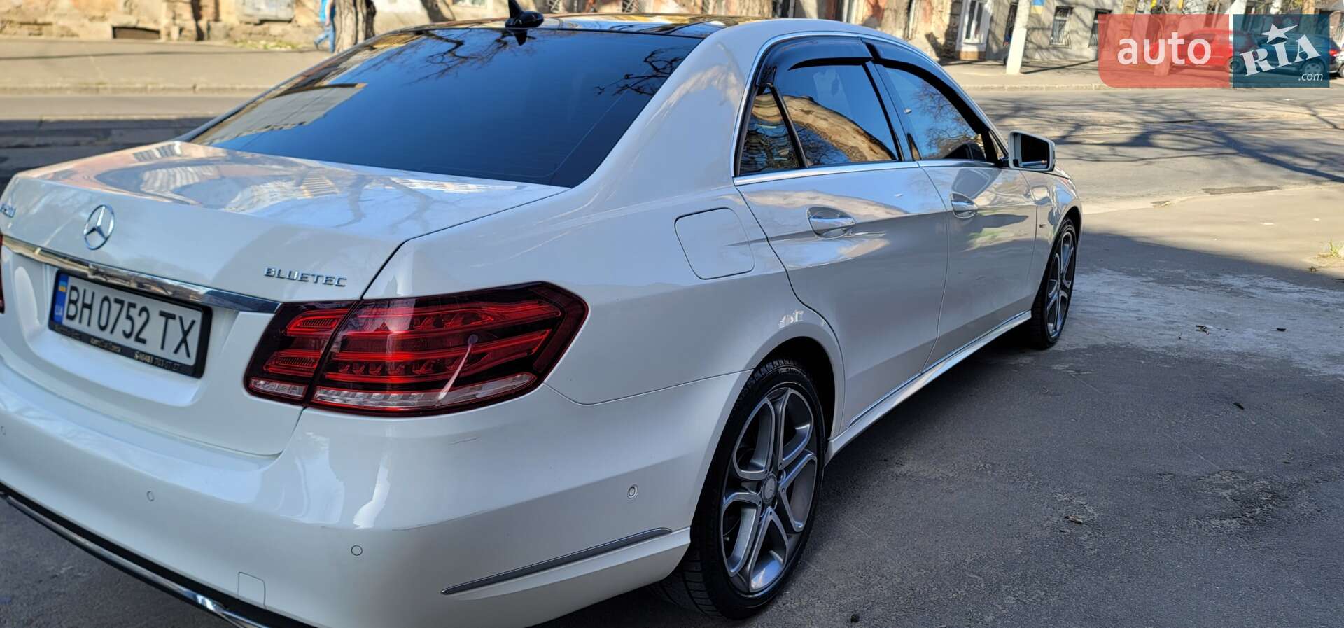 Mercedes-Benz E-Class 2015 VIN WDDHF9HB9GB316352 фото оголошення 31 з 38