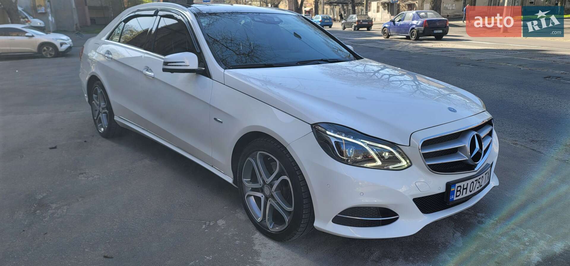Mercedes-Benz E-Class 2015 VIN WDDHF9HB9GB316352 фото оголошення 32 з 38