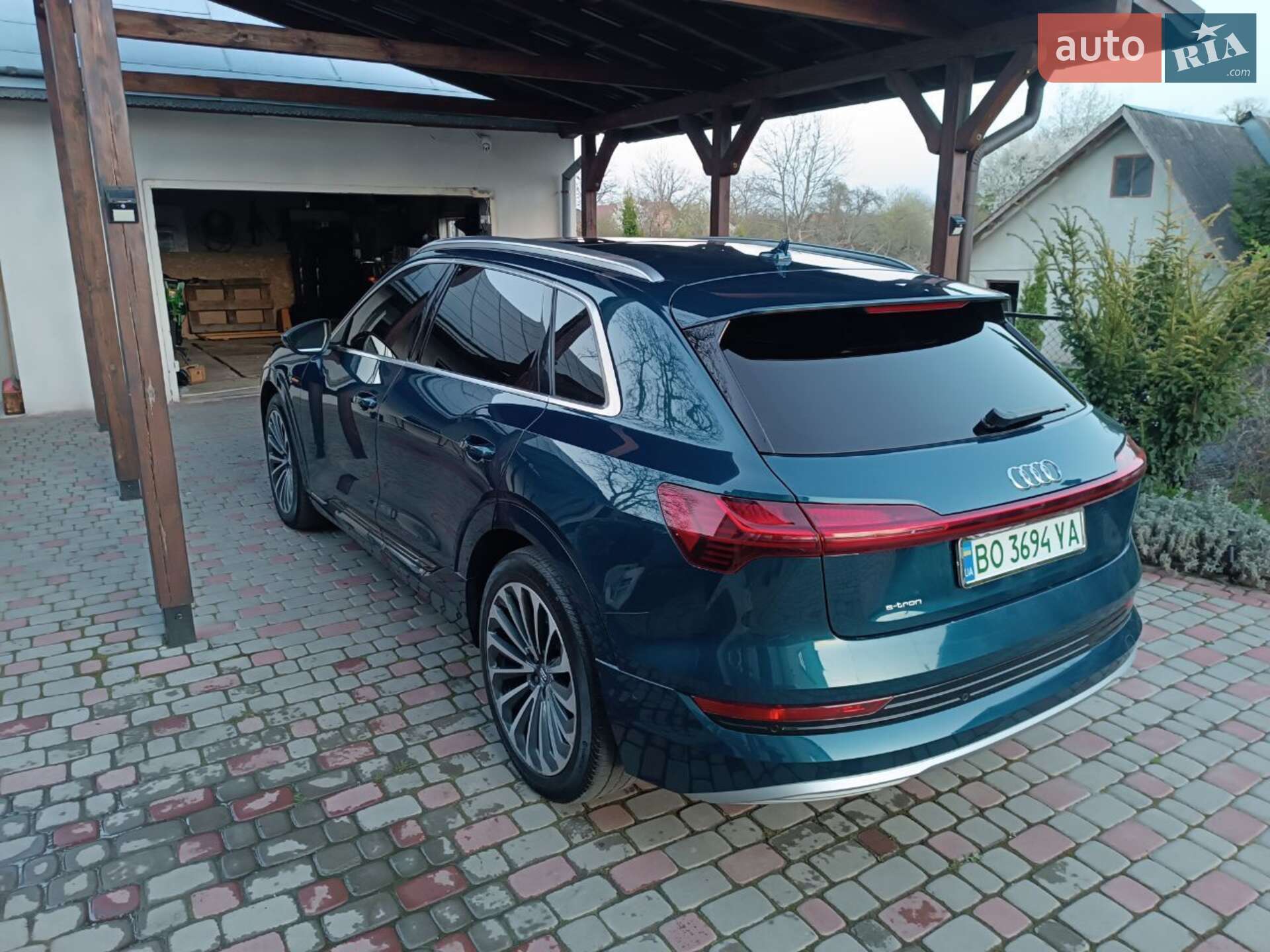 Audi e-tron 2019 VIN WA1VAAGE2KB025011 фото оголошення 7 з 52