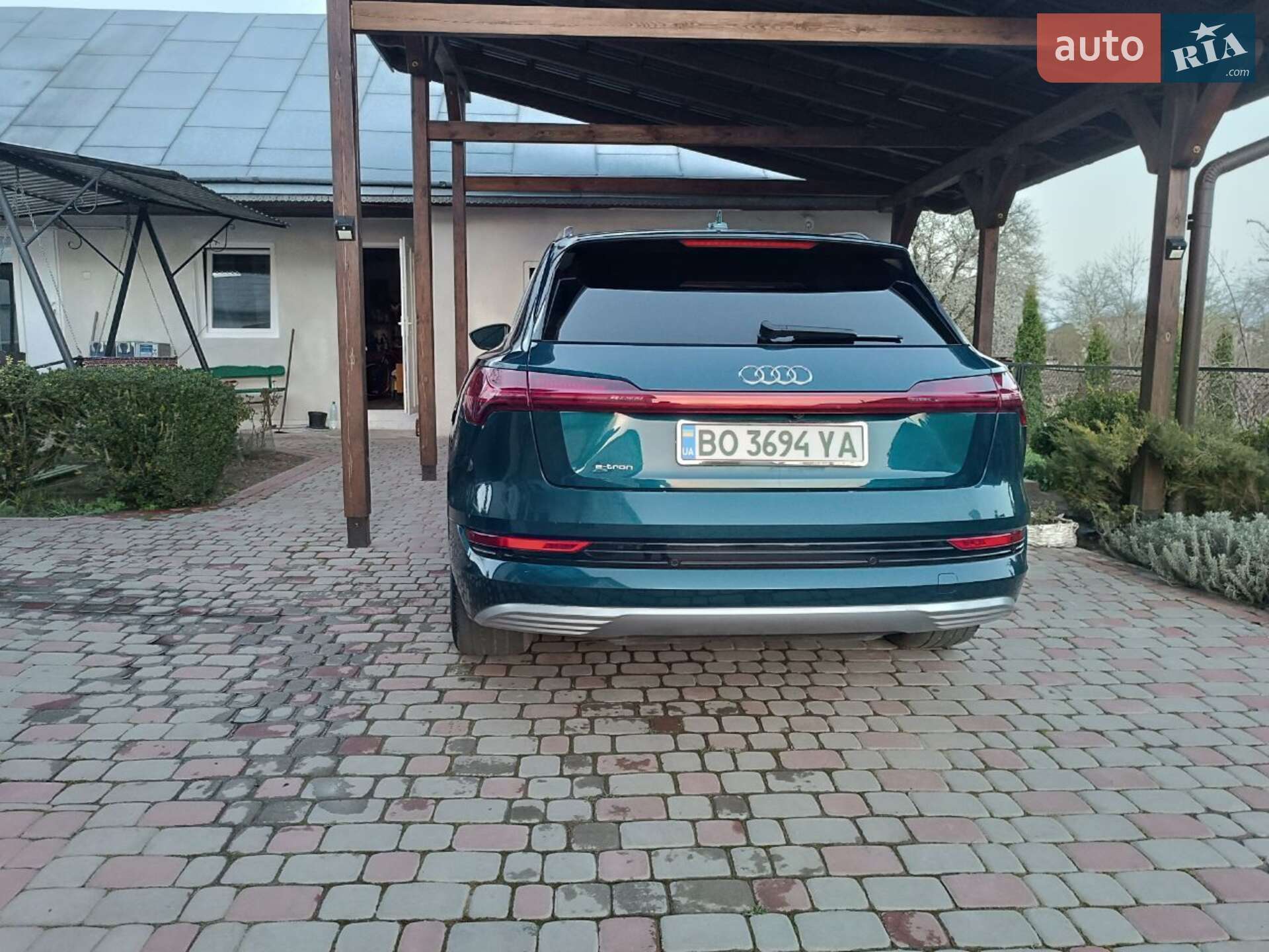Audi e-tron 2019 VIN WA1VAAGE2KB025011 фото оголошення 9 з 52