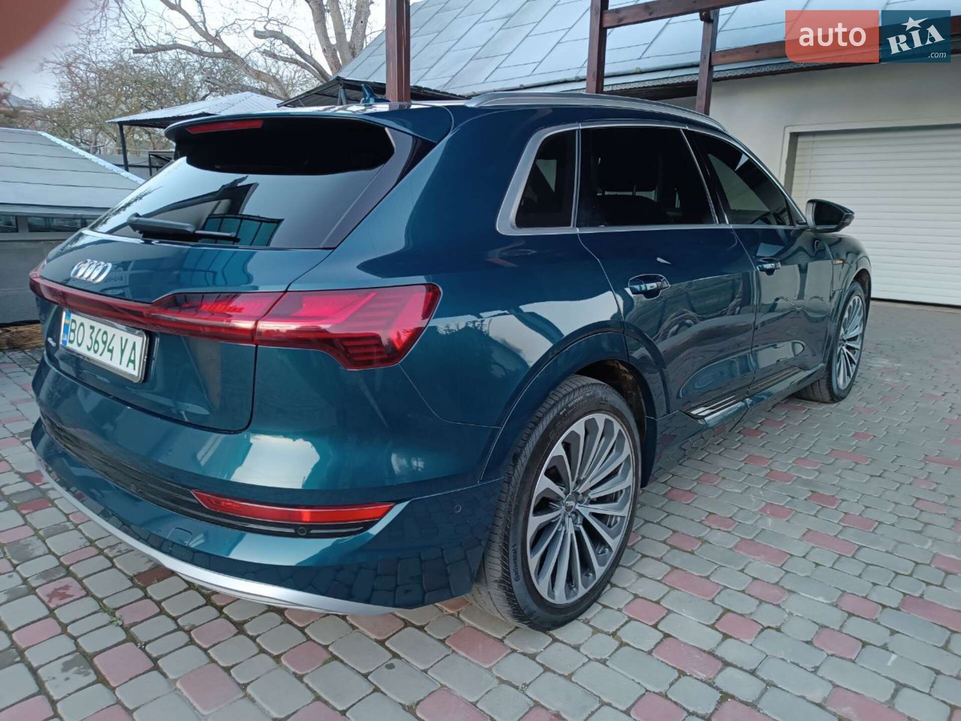 Audi e-tron 2019 VIN WA1VAAGE2KB025011 фото оголошення 12 з 52