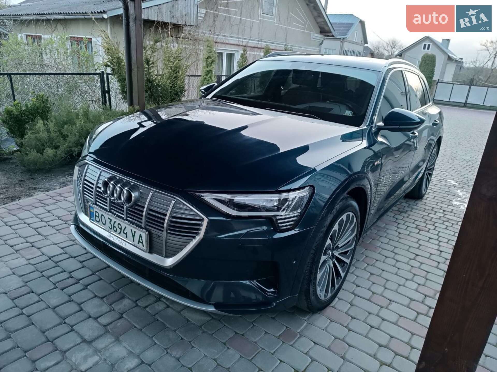 Audi e-tron 2019 VIN WA1VAAGE2KB025011 фото оголошення 17 з 52