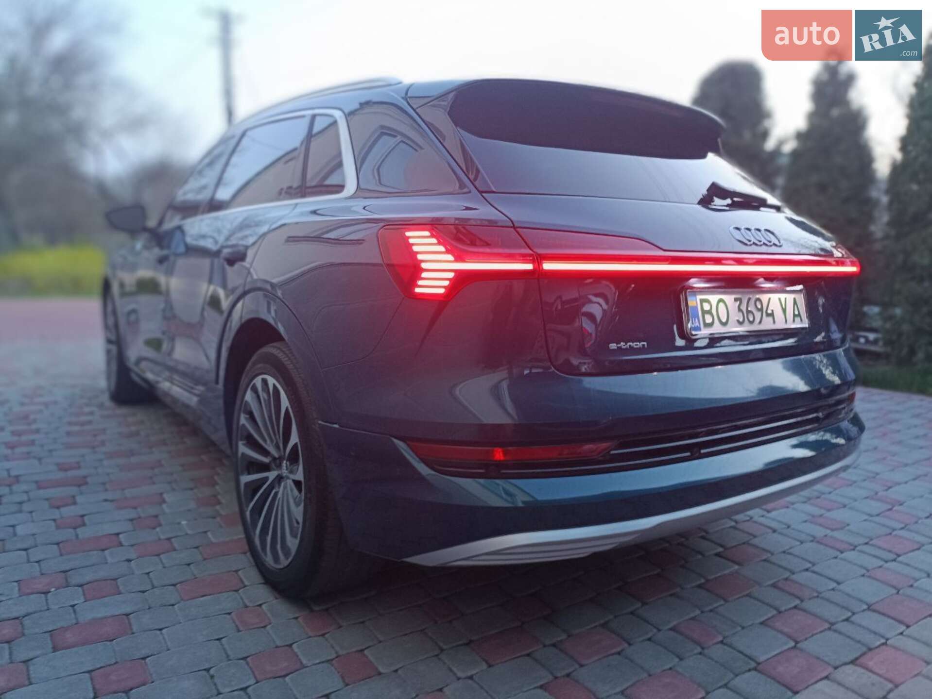 Audi e-tron 2019 VIN WA1VAAGE2KB025011 фото оголошення 22 з 52