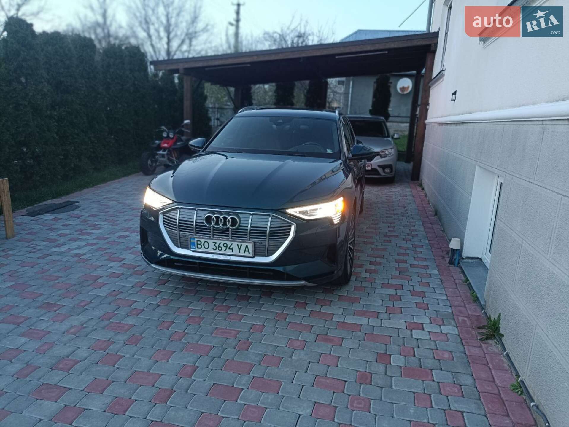 Audi e-tron 2019 VIN WA1VAAGE2KB025011 фото оголошення 24 з 52