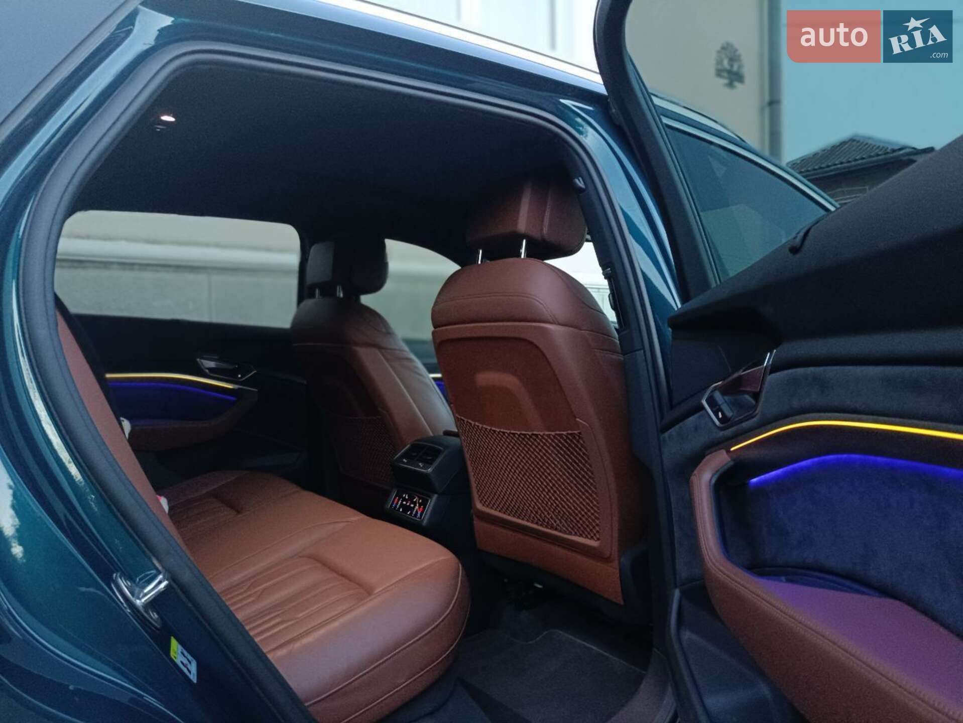 Audi e-tron 2019 VIN WA1VAAGE2KB025011 фото оголошення 25 з 52