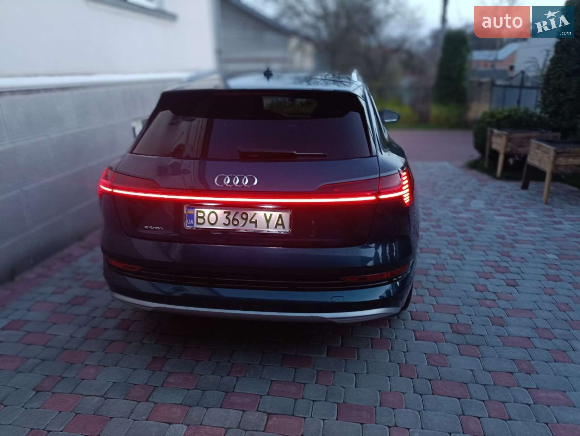Audi e-tron 2019 VIN WA1VAAGE2KB025011 фото оголошення 26 з 52
