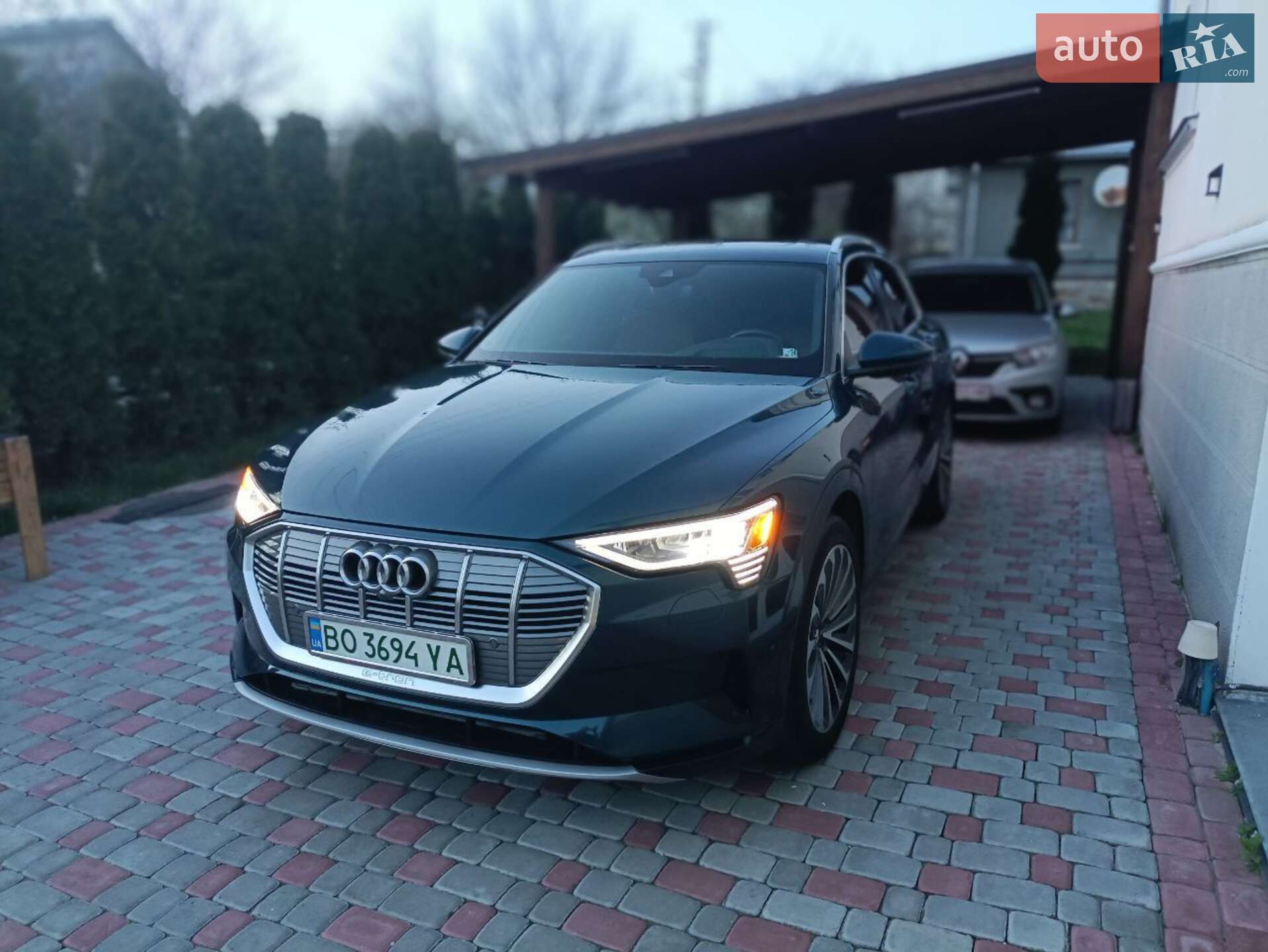 Audi e-tron 2019 VIN WA1VAAGE2KB025011 фото оголошення 30 з 52