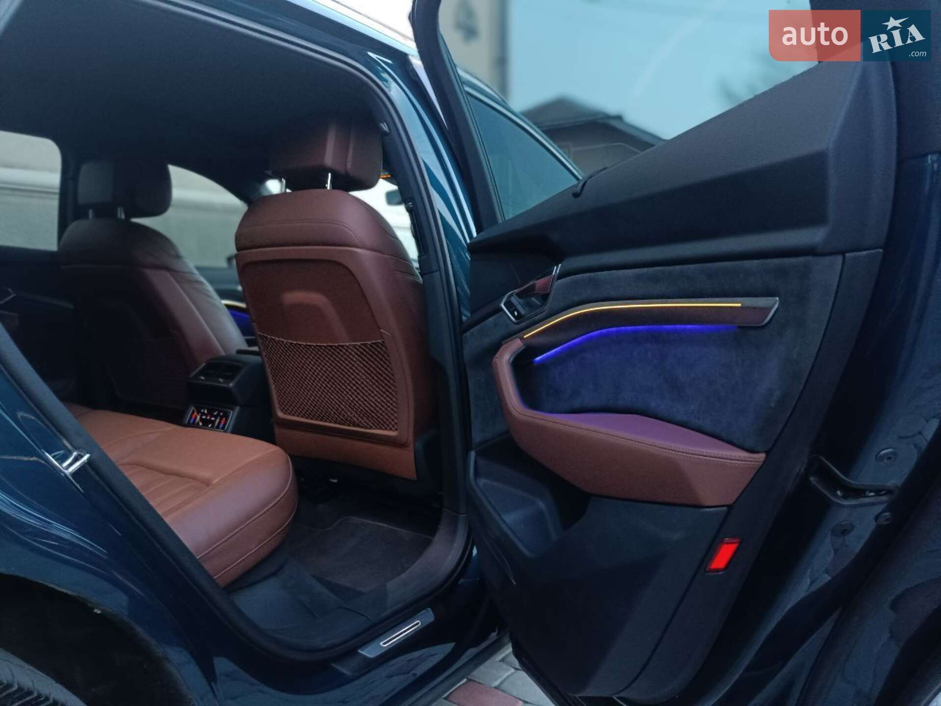 Audi e-tron 2019 VIN WA1VAAGE2KB025011 фото оголошення 40 з 52