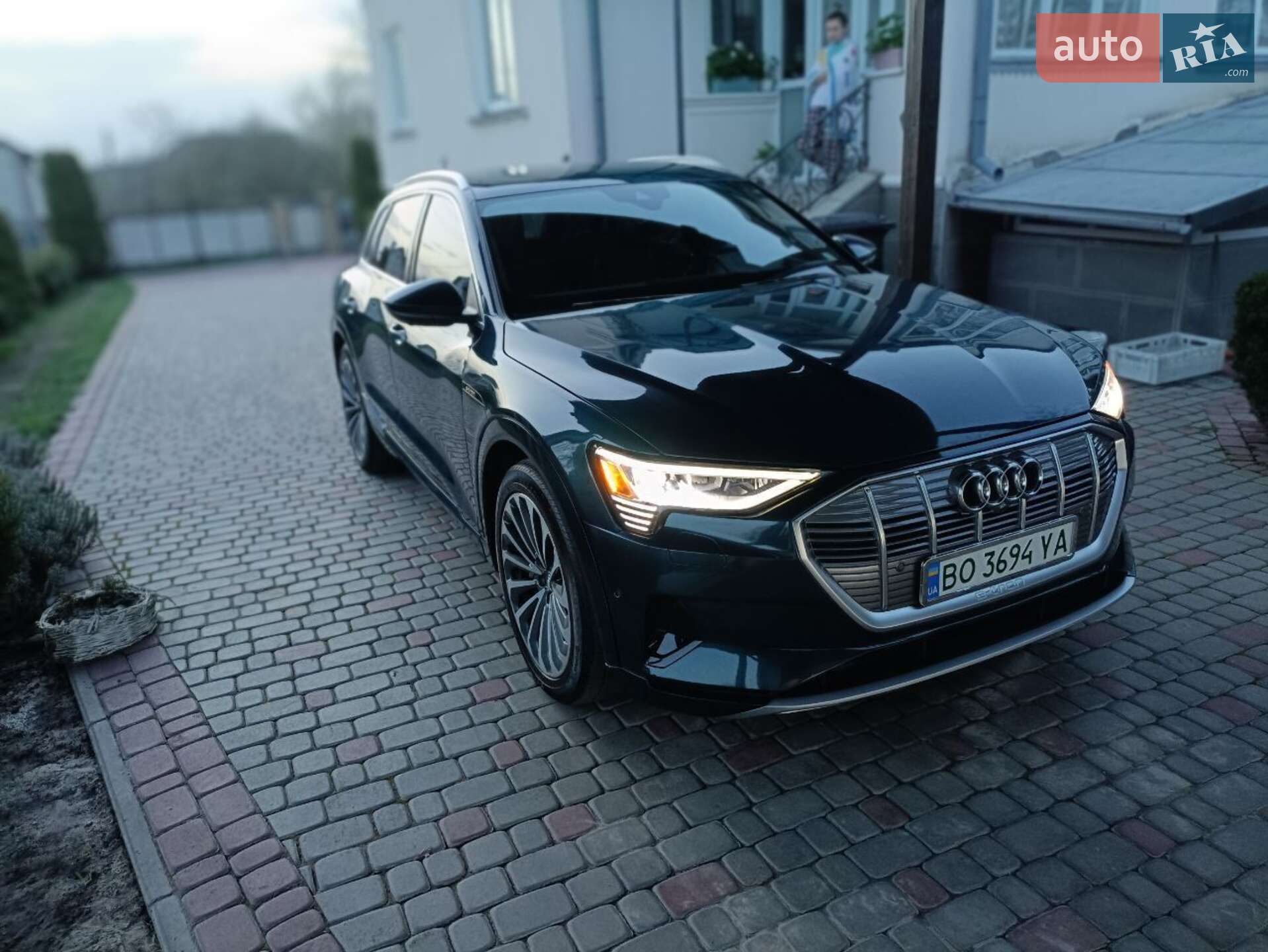 Audi e-tron 2019 VIN WA1VAAGE2KB025011 фото оголошення 42 з 52