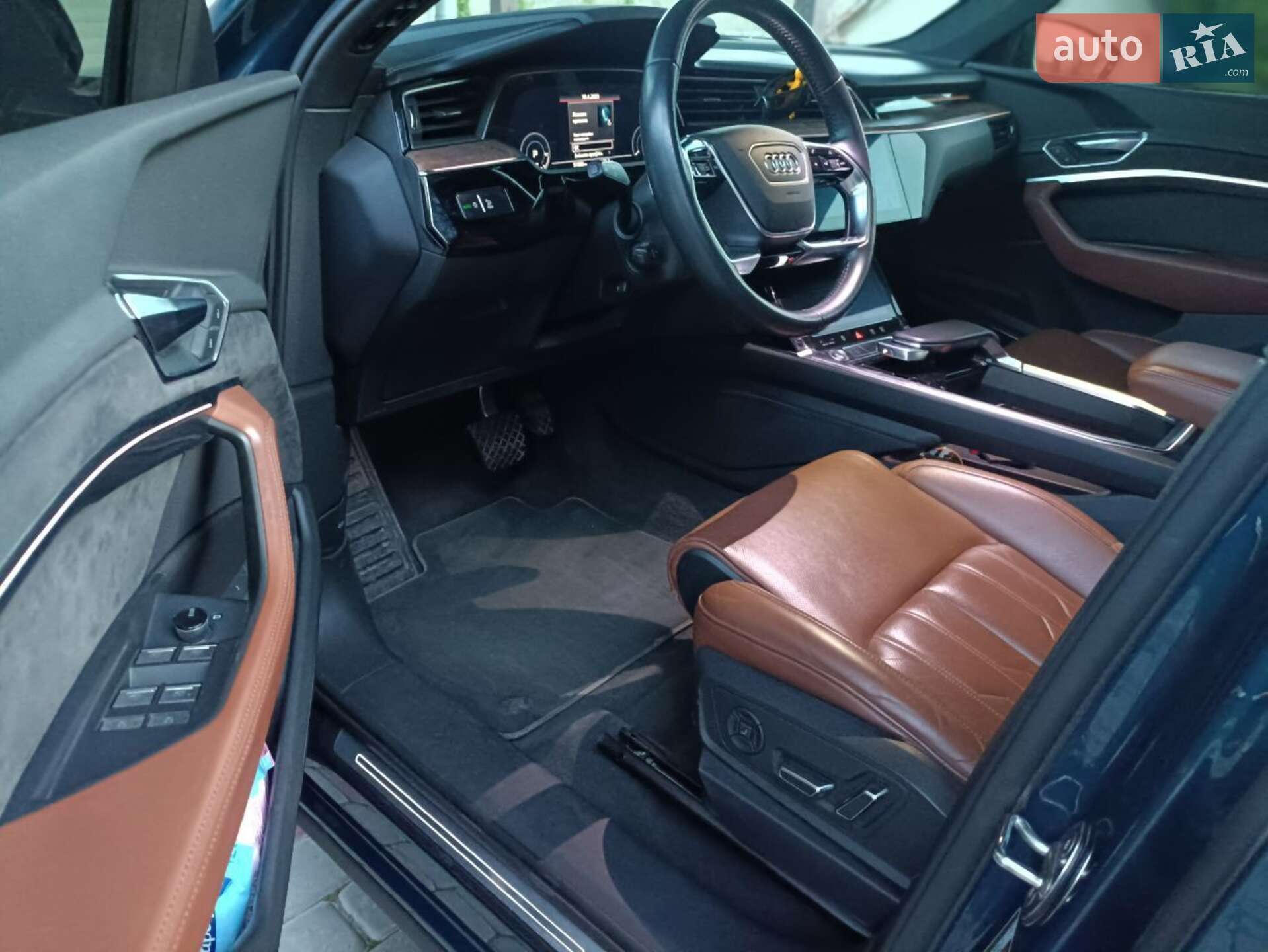 Audi e-tron 2019 VIN WA1VAAGE2KB025011 фото оголошення 48 з 52