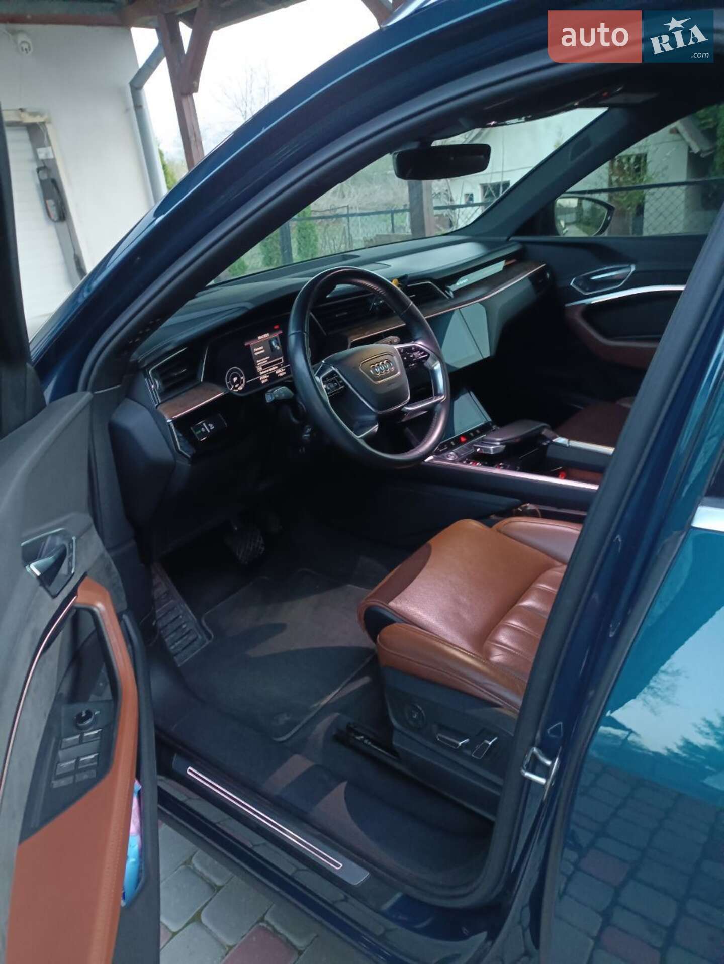 Audi e-tron 2019 VIN WA1VAAGE2KB025011 фото оголошення 50 з 52