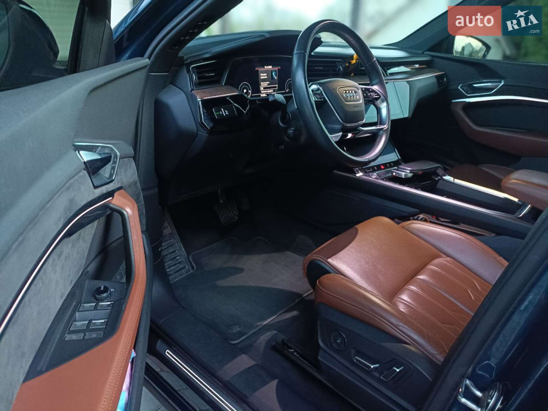 Audi e-tron 2019 VIN WA1VAAGE2KB025011 фото оголошення 52 з 52
