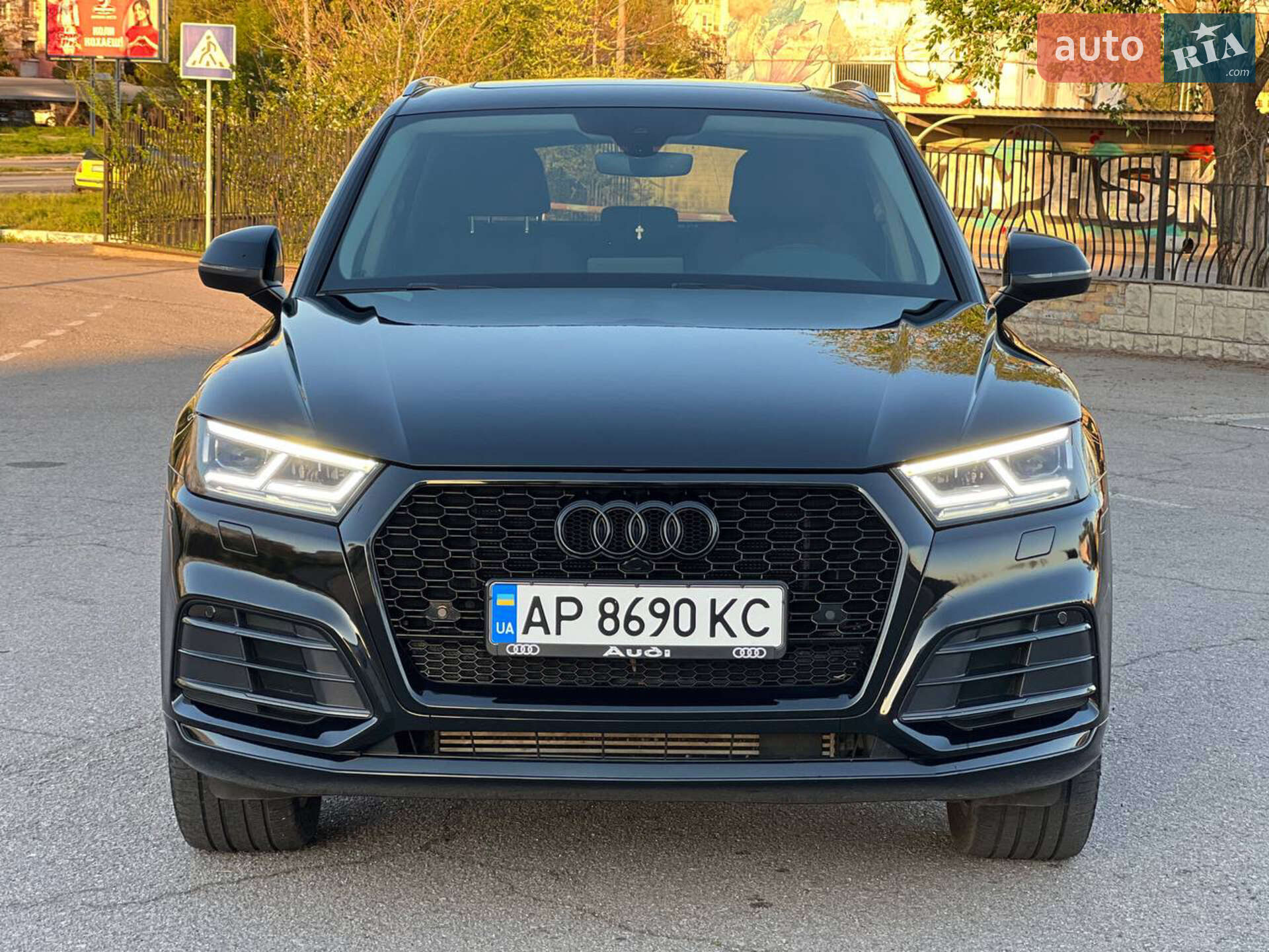 Audi Q5 2019 VIN WA1E2AFY7L2045622 фото оголошення 3 з 19