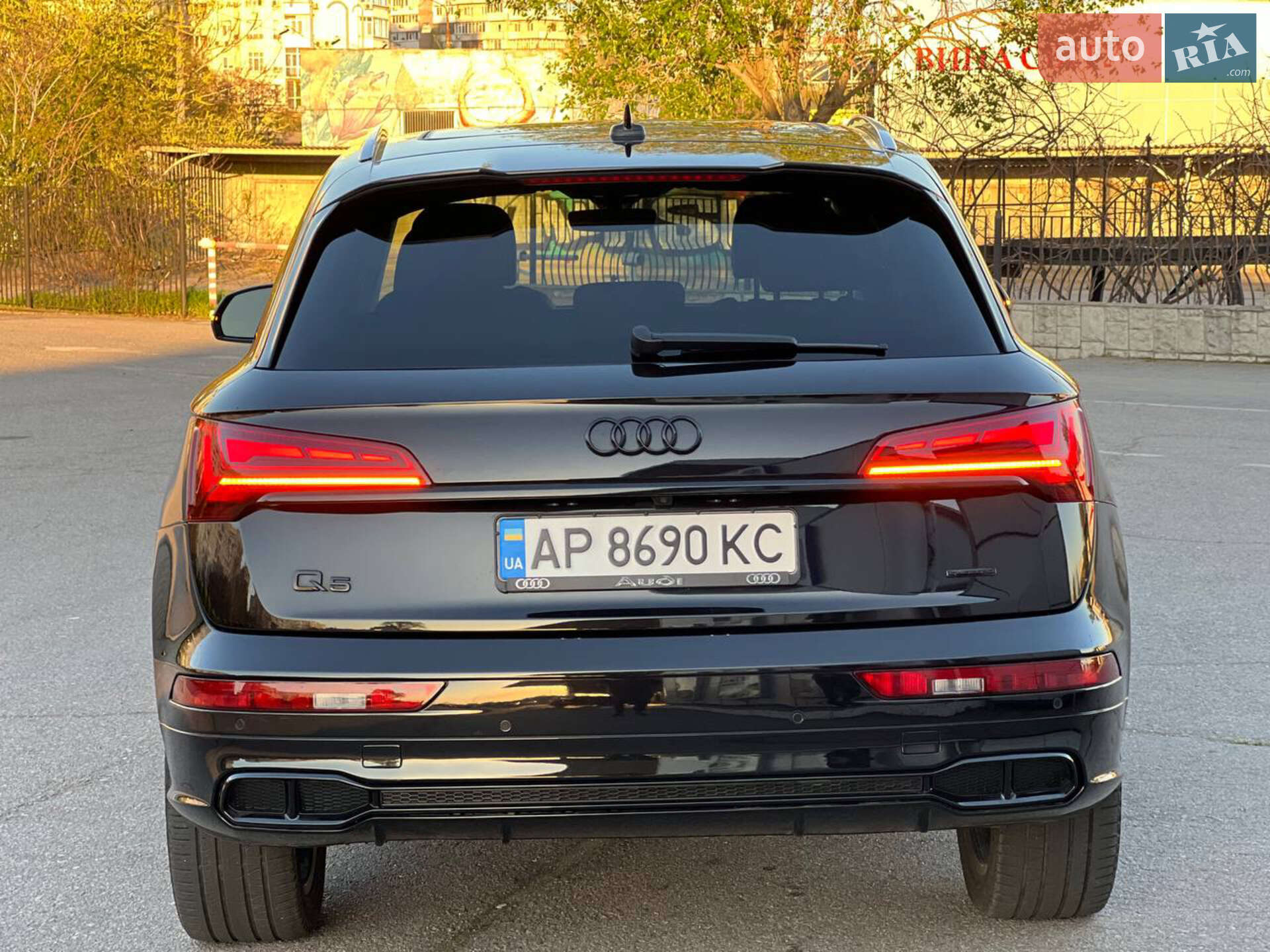 Audi Q5 2019 VIN WA1E2AFY7L2045622 фото оголошення 5 з 19