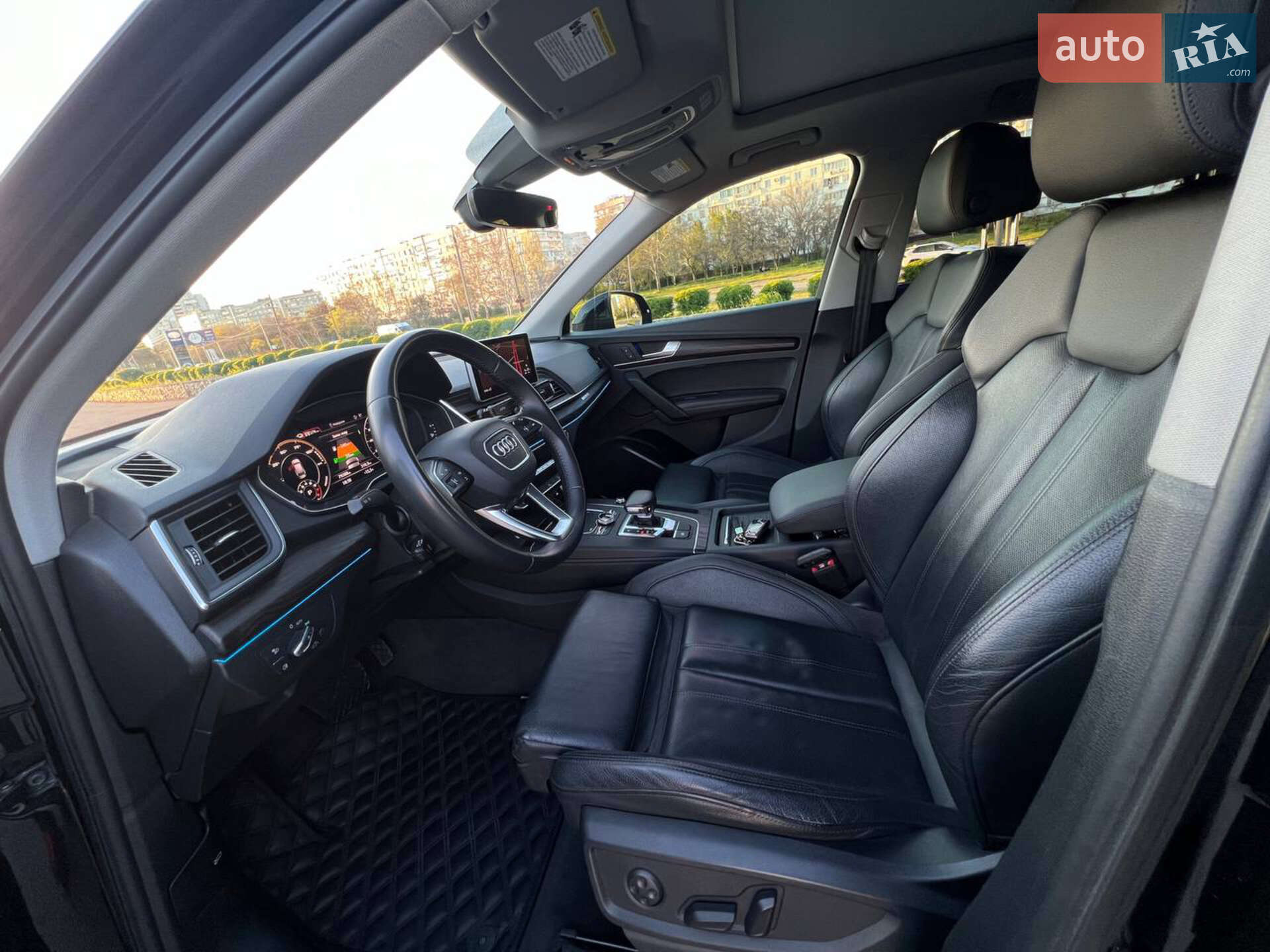 Audi Q5 2019 VIN WA1E2AFY7L2045622 фото оголошення 10 з 19