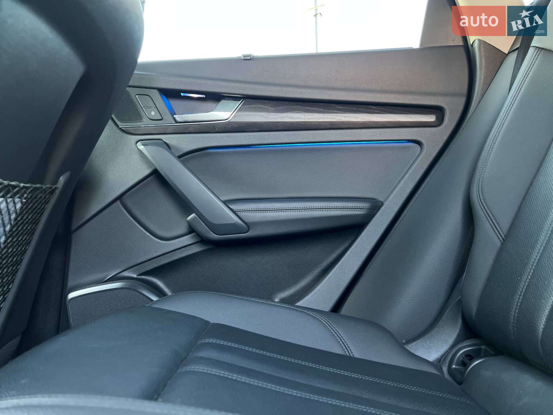 Audi Q5 2019 VIN WA1E2AFY7L2045622 фото оголошення 19 з 19