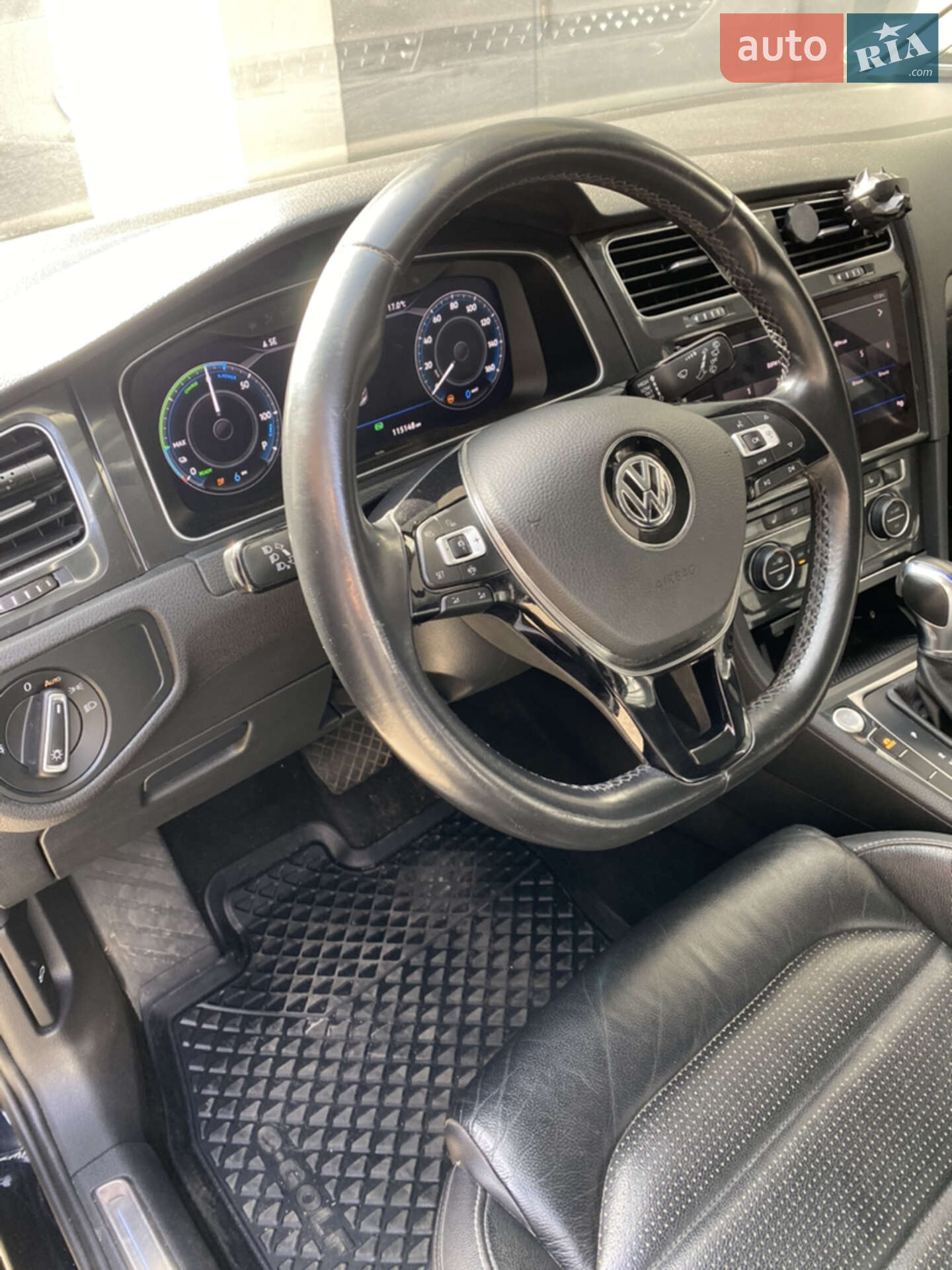 Volkswagen e-Golf 2019 VIN WVWZZZAUZK8990261 фото оголошення 9 з 18