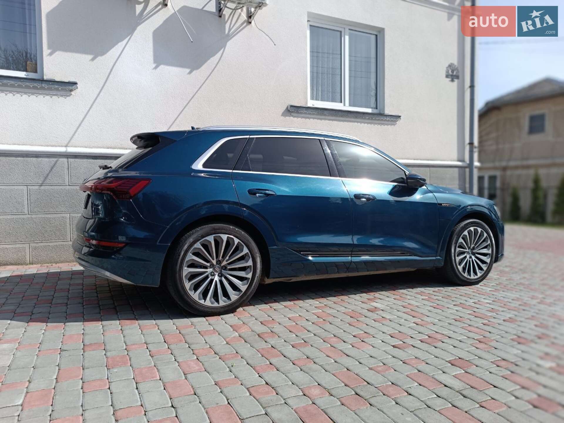Audi e-tron 2019 VIN WA1VAAGE2KB025011 фото оголошення 137 з 150