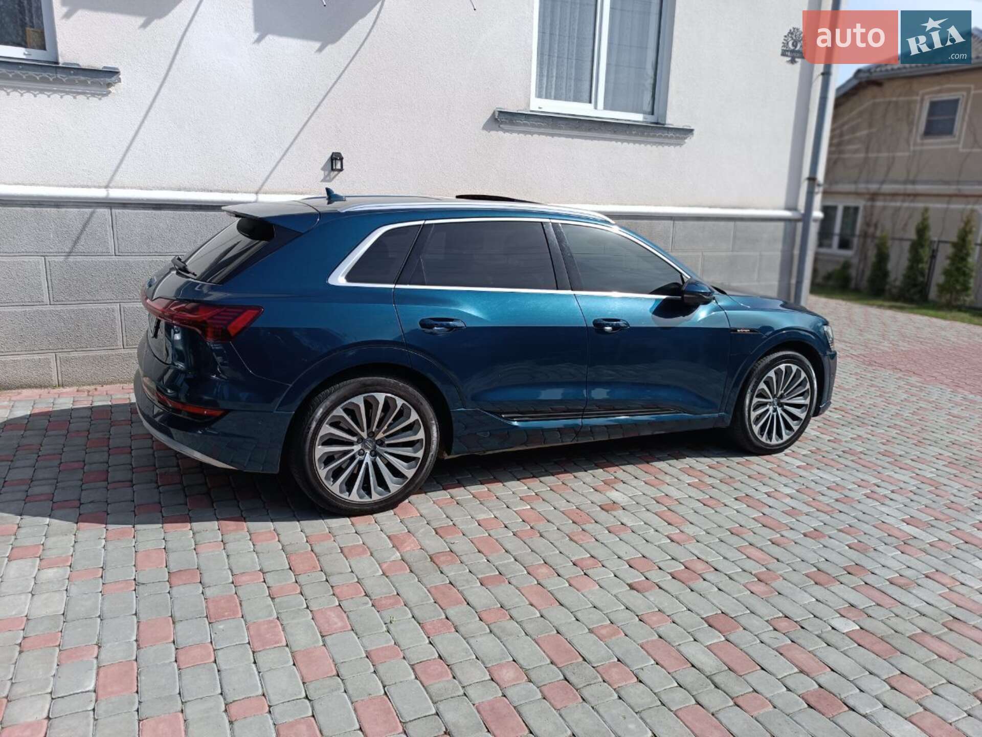 Audi e-tron 2019 VIN WA1VAAGE2KB025011 фото оголошення 140 з 150