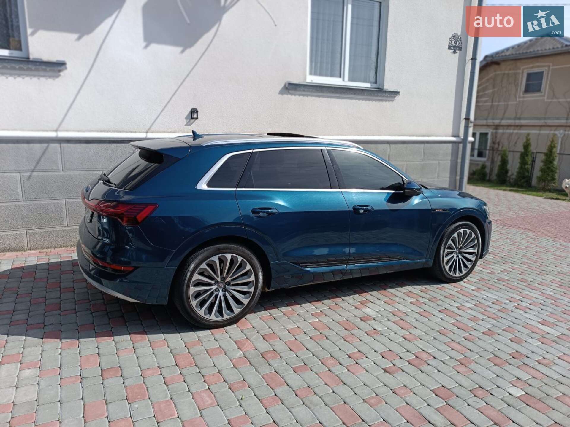 Audi e-tron 2019 VIN WA1VAAGE2KB025011 фото оголошення 133 з 150