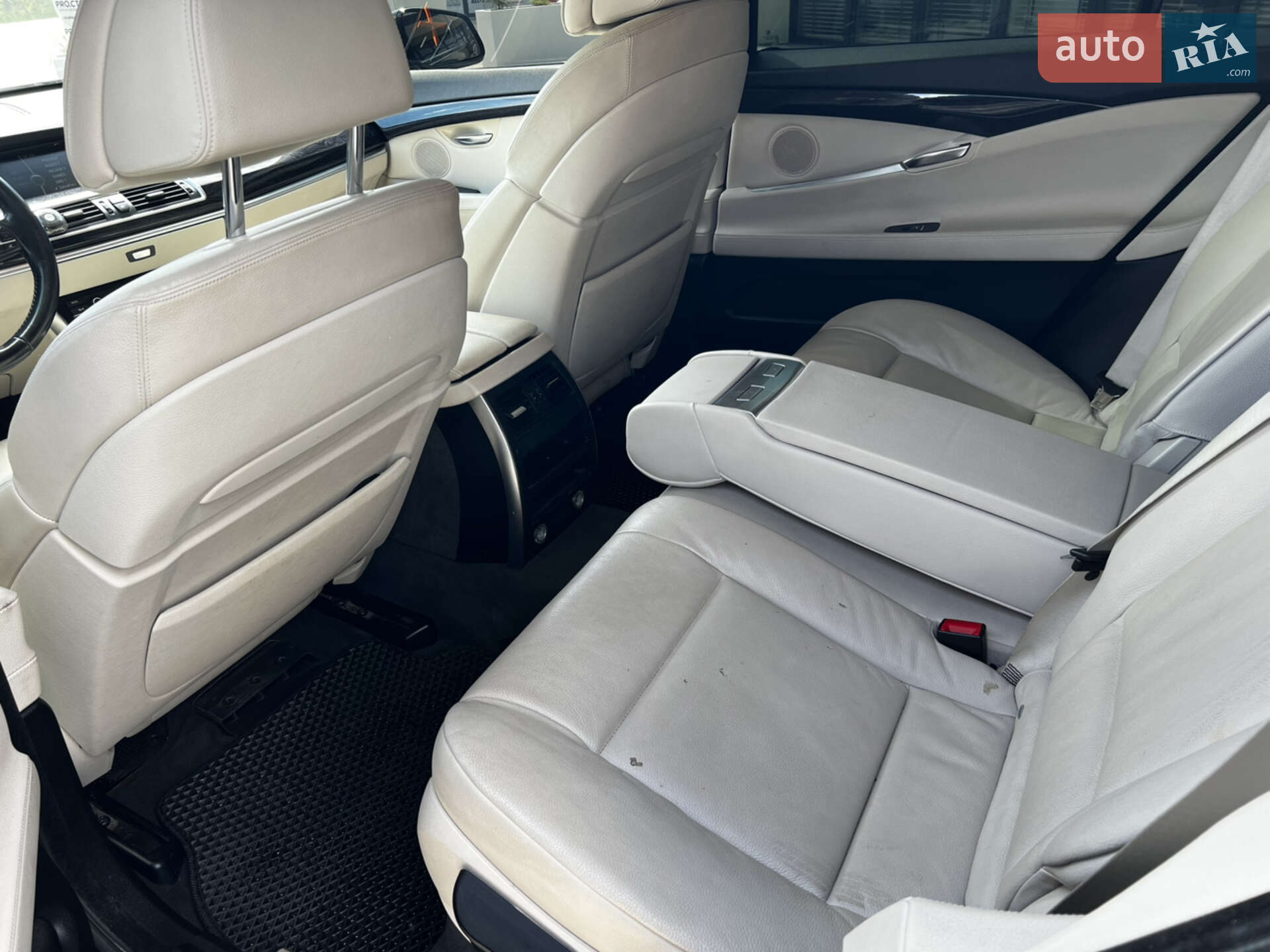 BMW 5 Series GT 2010 VIN WBASN61090C457008 фото оголошення 14 з 19