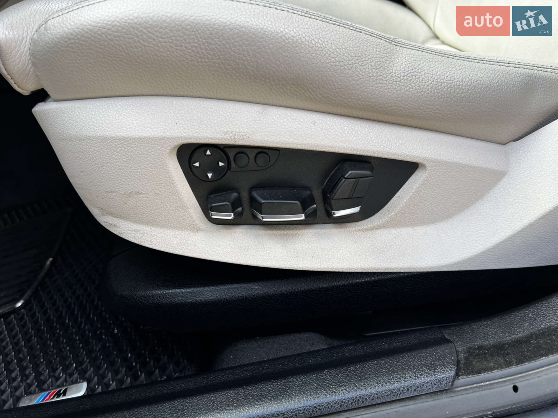 BMW 5 Series GT 2010 VIN WBASN61090C457008 фото оголошення 16 з 19