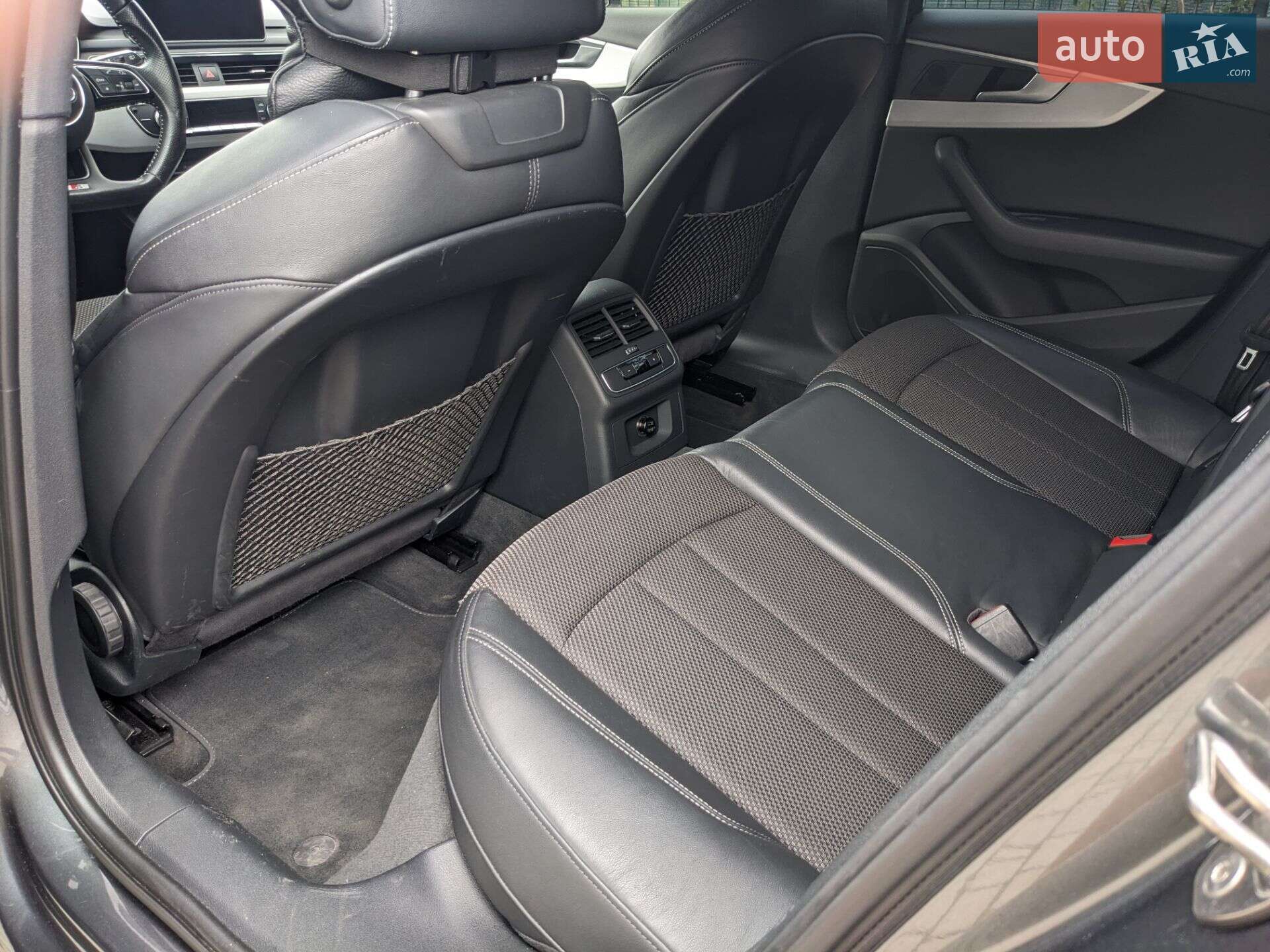 Audi A4 2016 VIN WAUZZZF47HA011155 фото оголошення 18 з 24