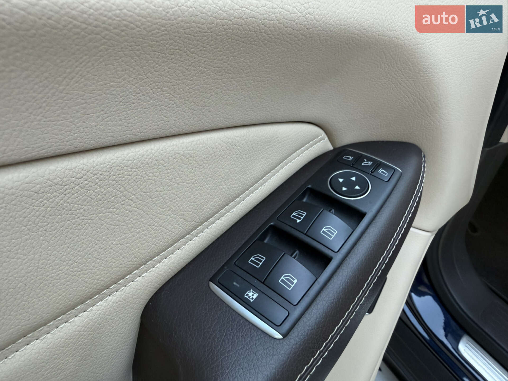 Mercedes-Benz GLE-Class 2015 VIN 4JGDA5HB3GA682115 фото оголошення 9 з 39