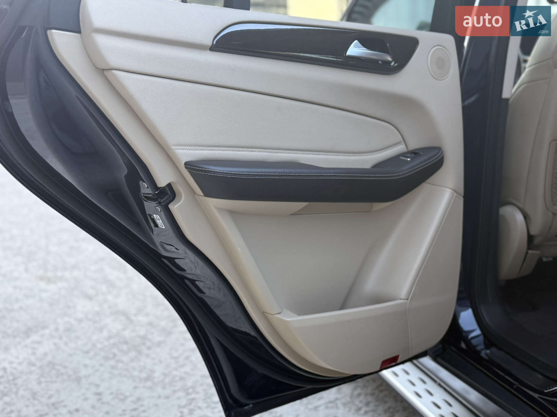 Mercedes-Benz GLE-Class 2015 VIN 4JGDA5HB3GA682115 фото оголошення 13 з 39