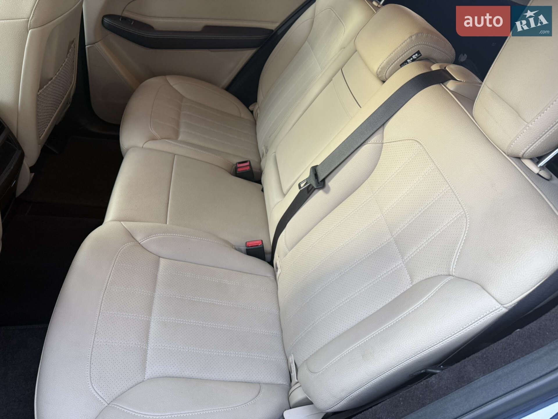Mercedes-Benz GLE-Class 2015 VIN 4JGDA5HB3GA682115 фото оголошення 14 з 39