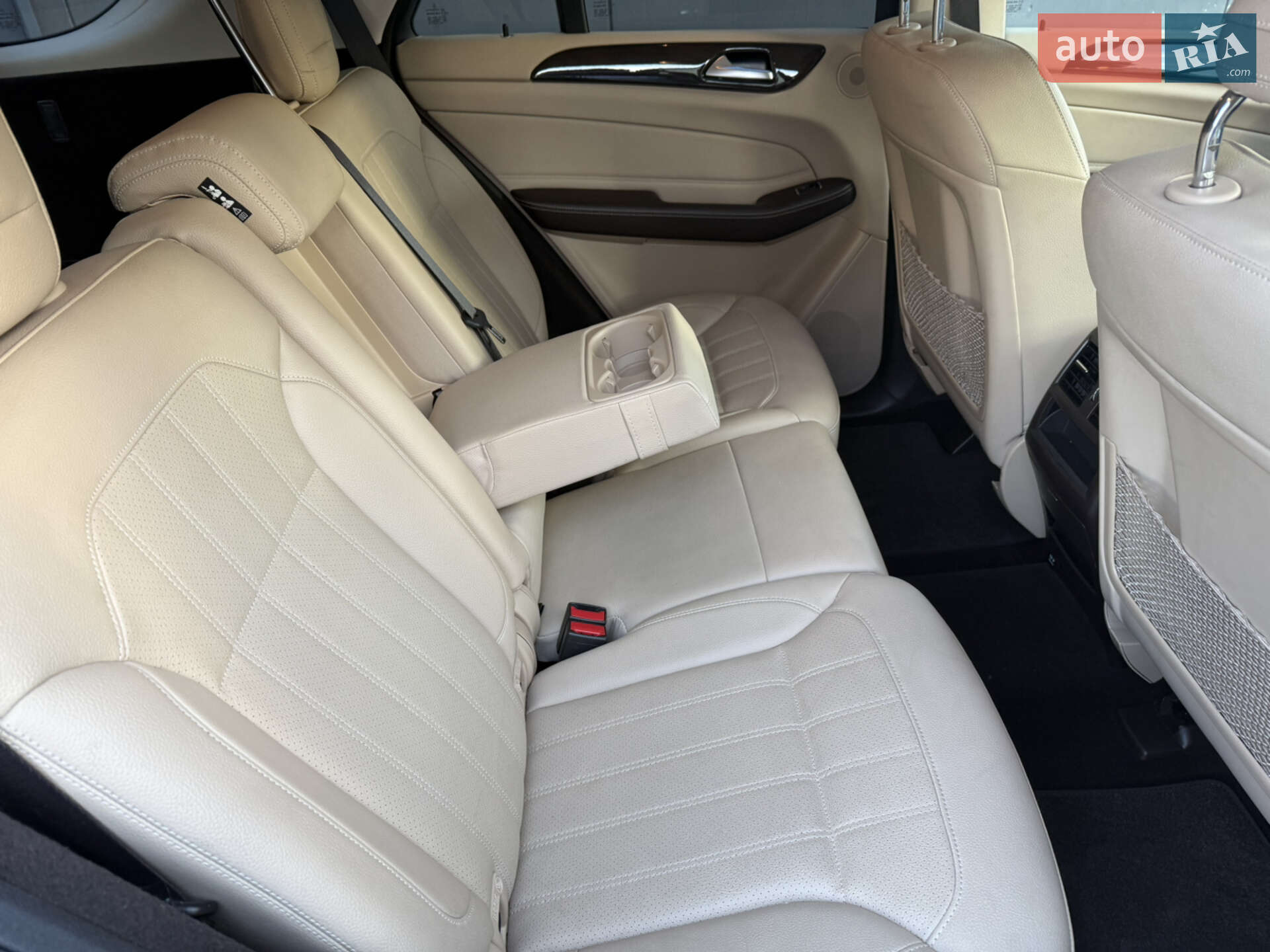 Mercedes-Benz GLE-Class 2015 VIN 4JGDA5HB3GA682115 фото оголошення 16 з 39