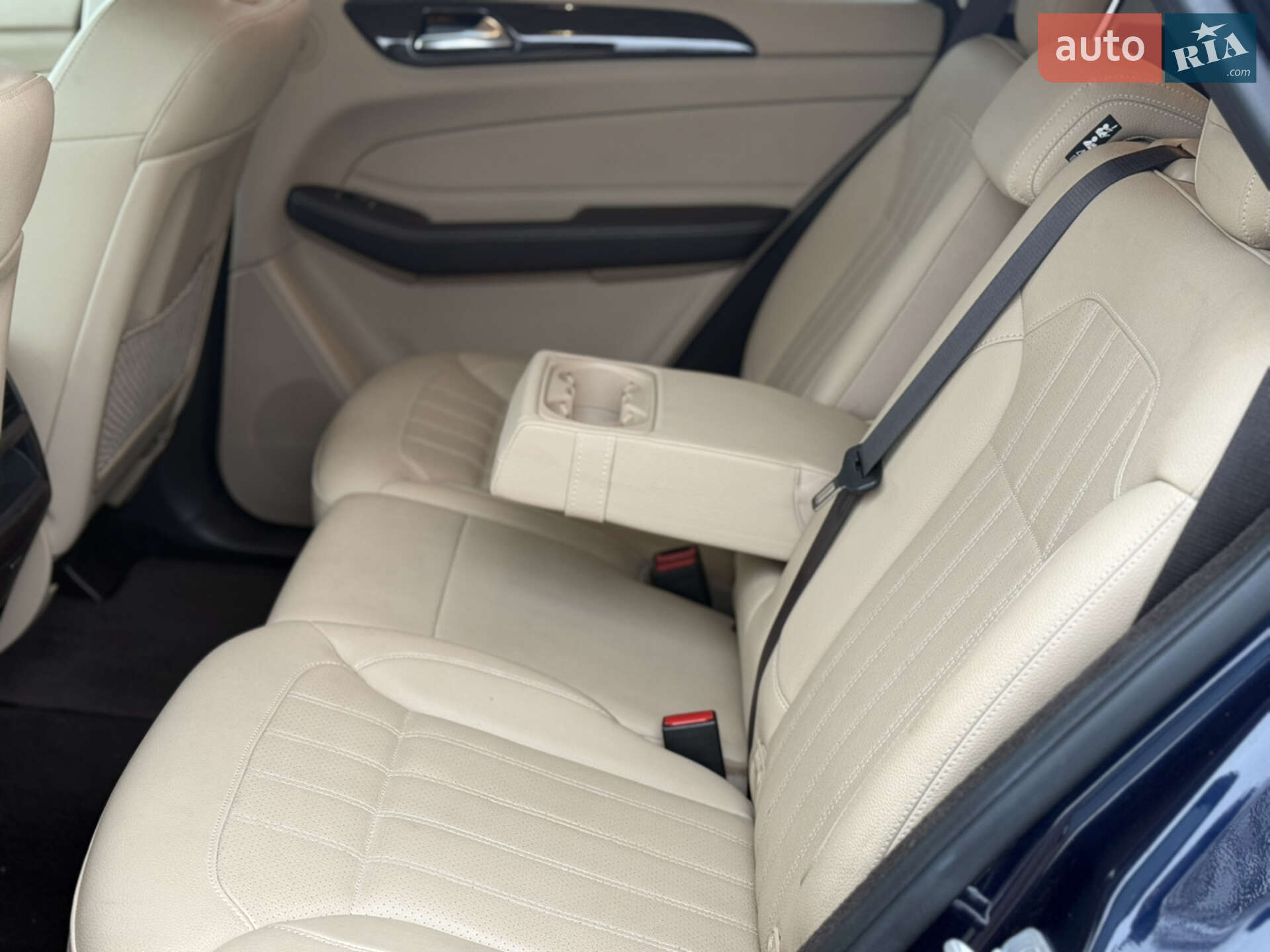Mercedes-Benz GLE-Class 2015 VIN 4JGDA5HB3GA682115 фото оголошення 17 з 39