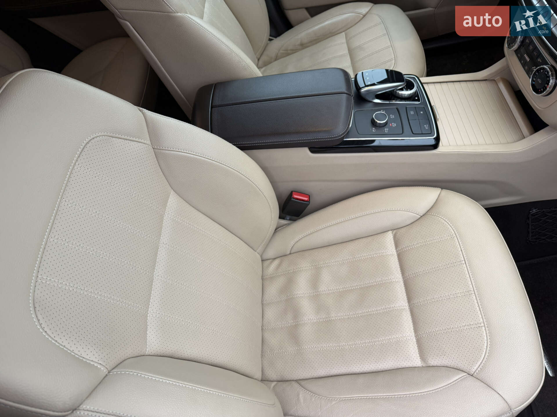 Mercedes-Benz GLE-Class 2015 VIN 4JGDA5HB3GA682115 фото оголошення 21 з 39