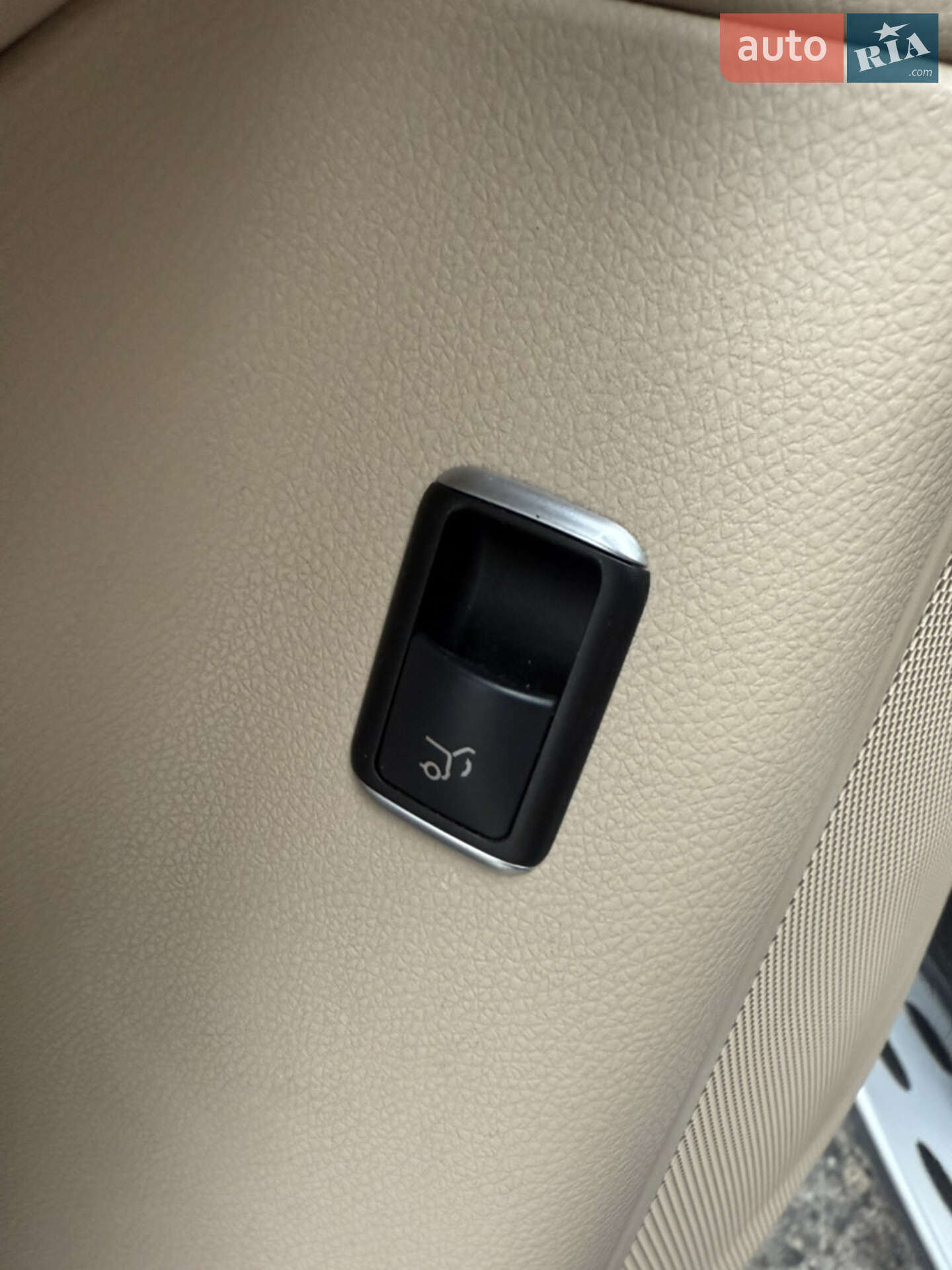 Mercedes-Benz GLE-Class 2015 VIN 4JGDA5HB3GA682115 фото оголошення 23 з 39