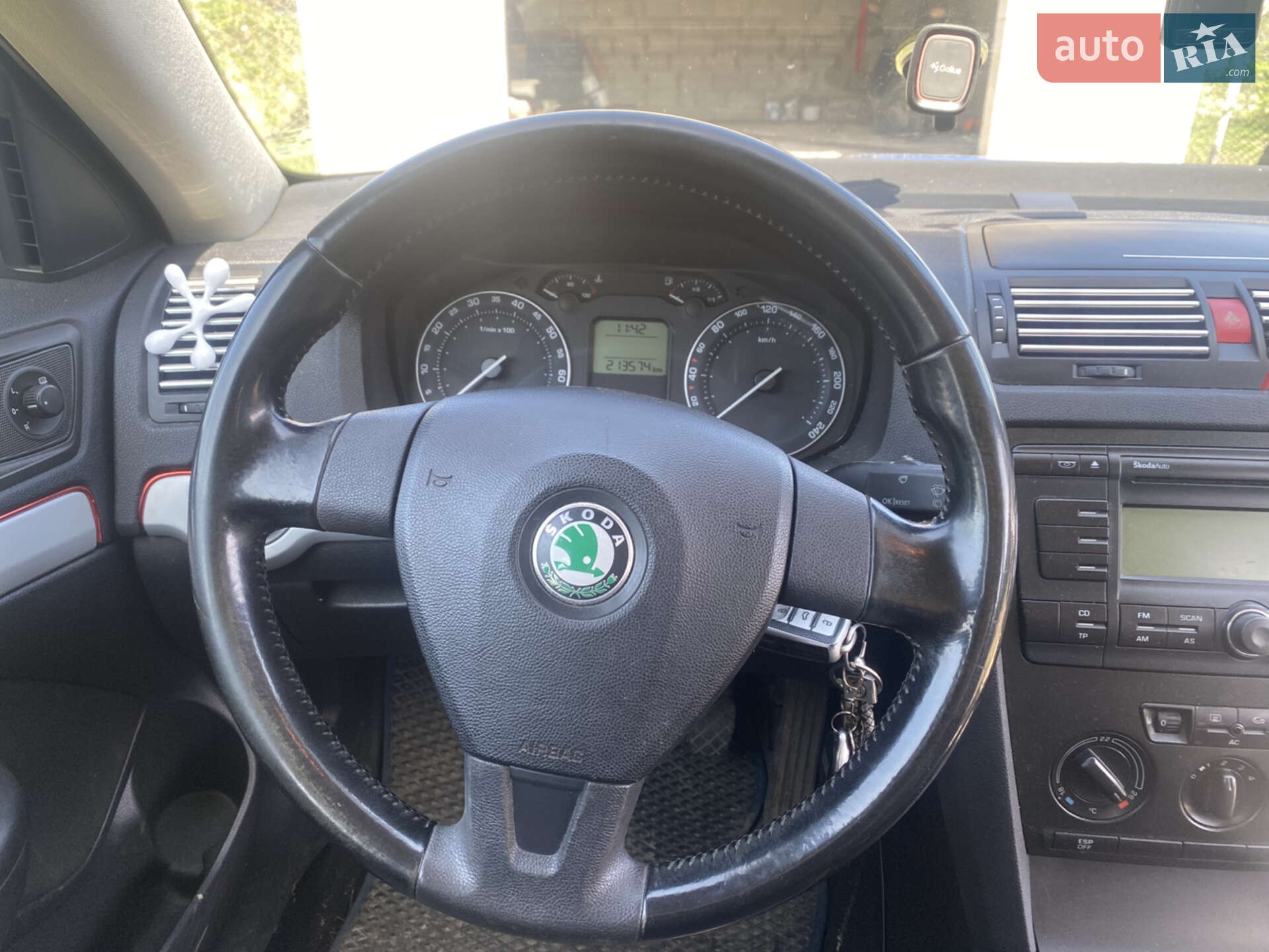 Skoda Octavia 2006 VIN TMBHB61Z172042236 фото оголошення 7 з 14