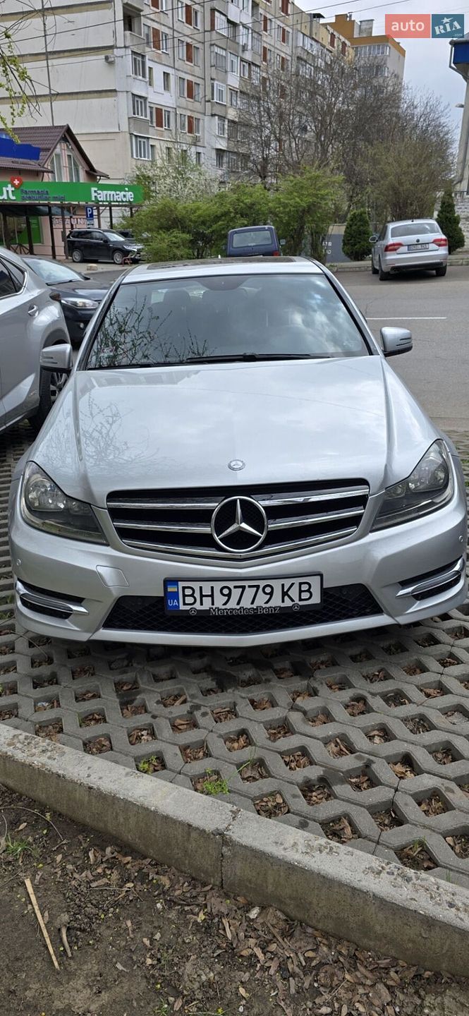 Mercedes-Benz C-Class 2014 VIN WDDGF4HB9EG207419 фото оголошення 5 з 9