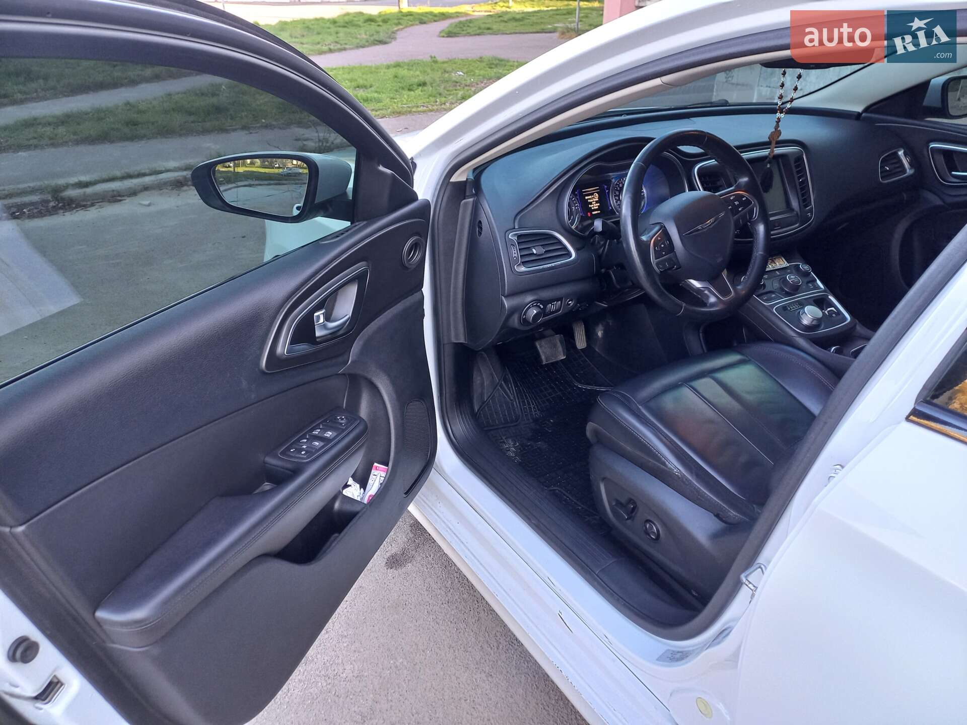 Chrysler 200 2015 VIN 1C3CCCAB5GN157739 фото оголошення 20 з 36