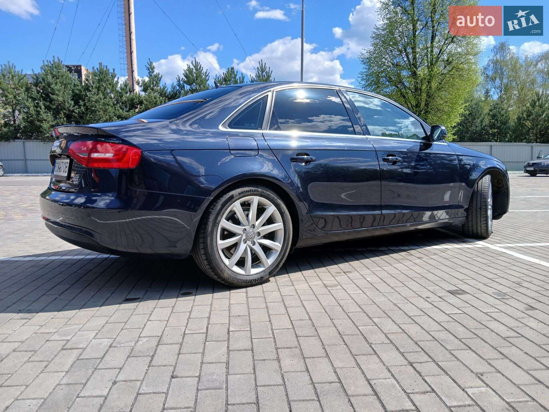 Audi A4 2012 VIN WAUFFAFL8DN030871 фото оголошення 8 з 19