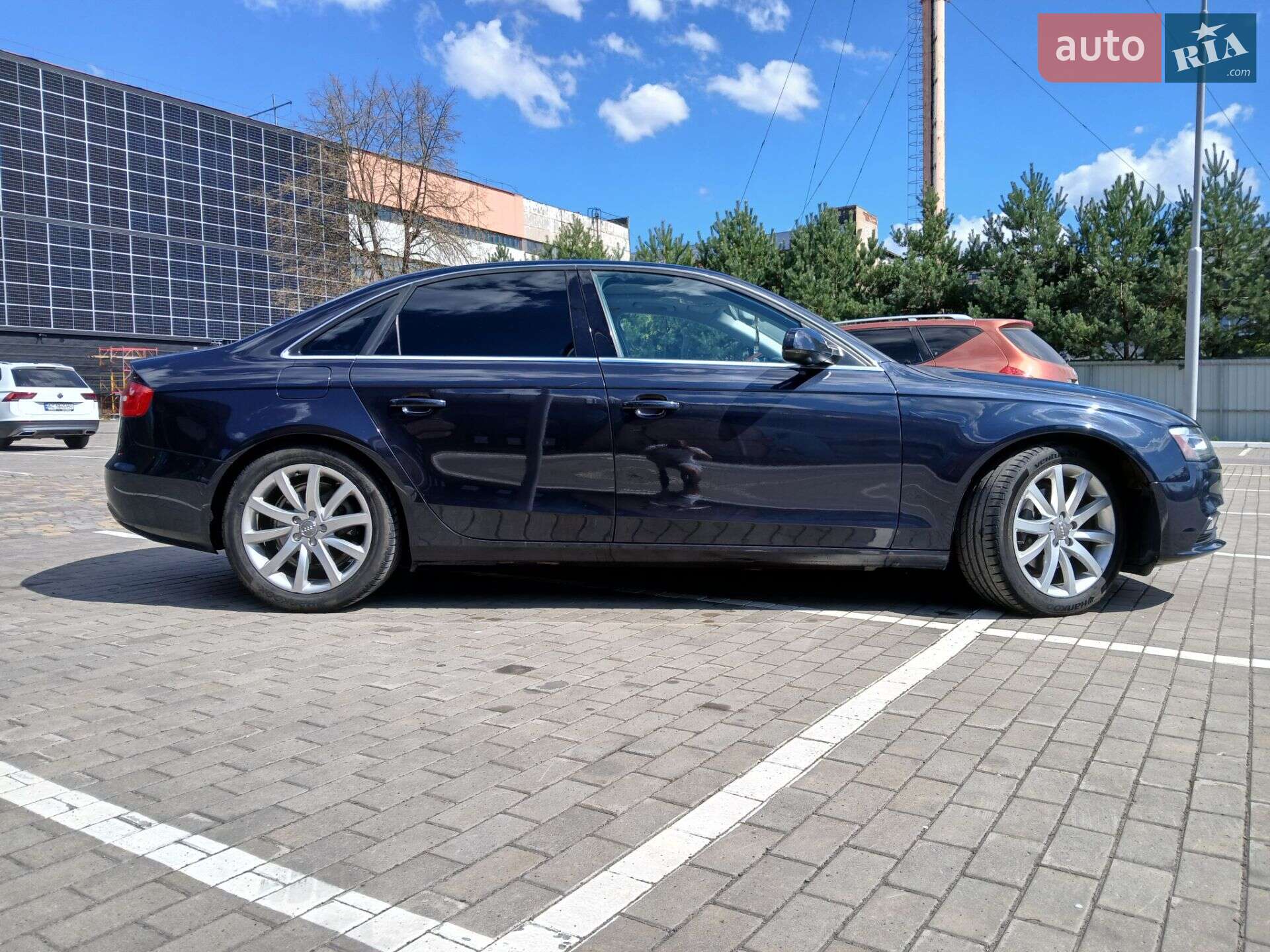 Audi A4 2012 VIN WAUFFAFL8DN030871 фото оголошення 9 з 19