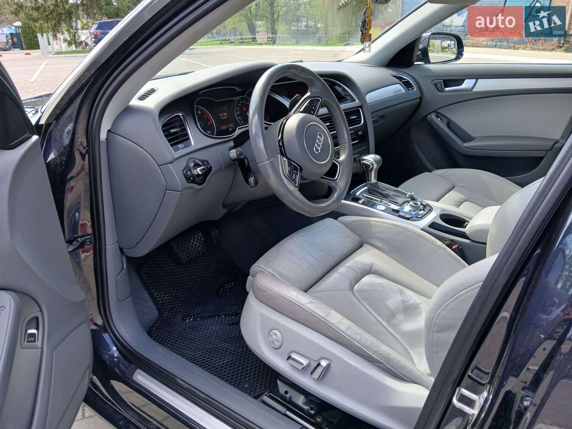Audi A4 2012 VIN WAUFFAFL8DN030871 фото оголошення 13 з 19